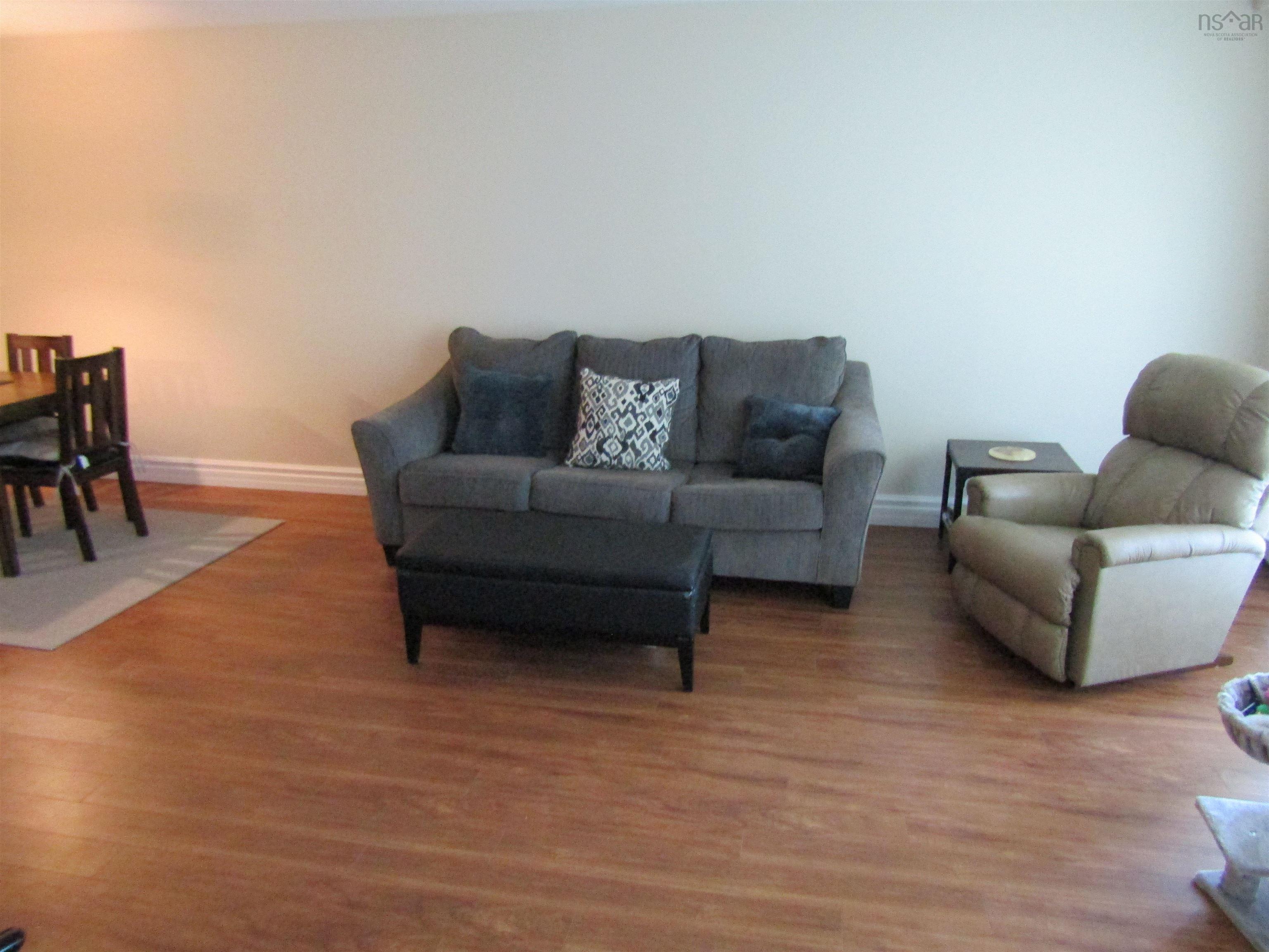 $499,900.00: 205 87 Pebblecreek Crescent, Dartmouth