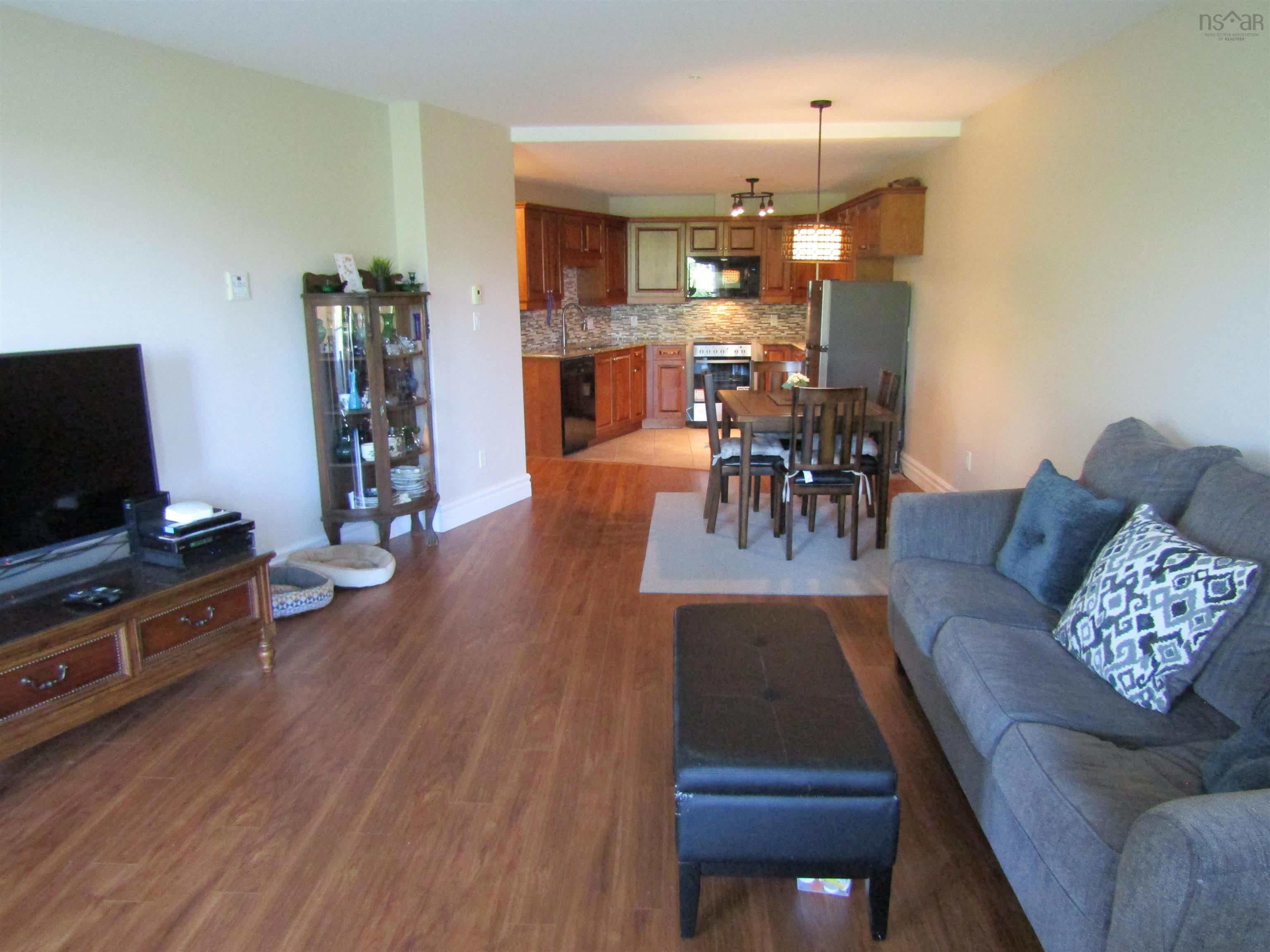 $499,900.00: 205 87 Pebblecreek Crescent, Dartmouth