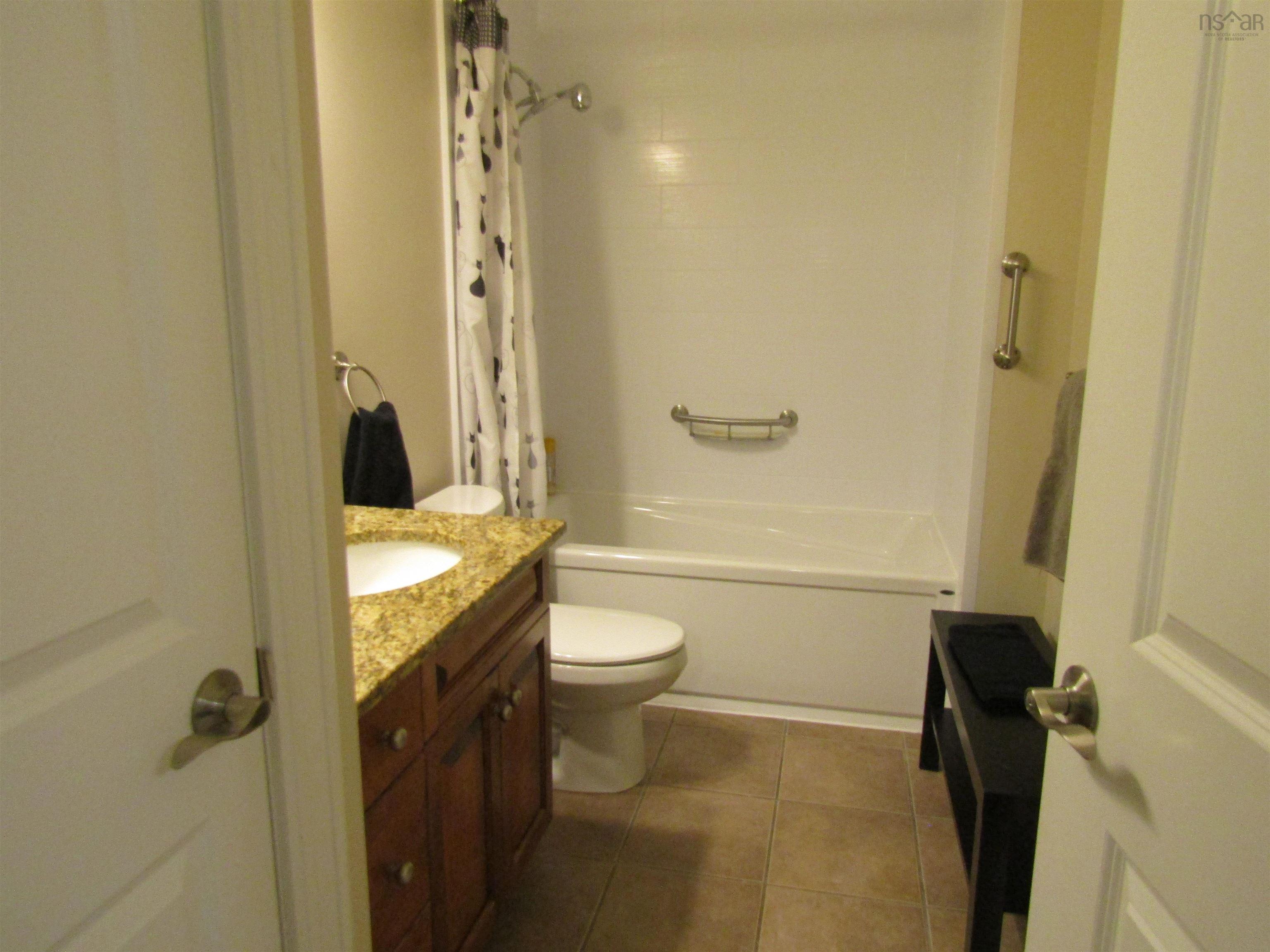 $499,900.00: 205 87 Pebblecreek Crescent, Dartmouth