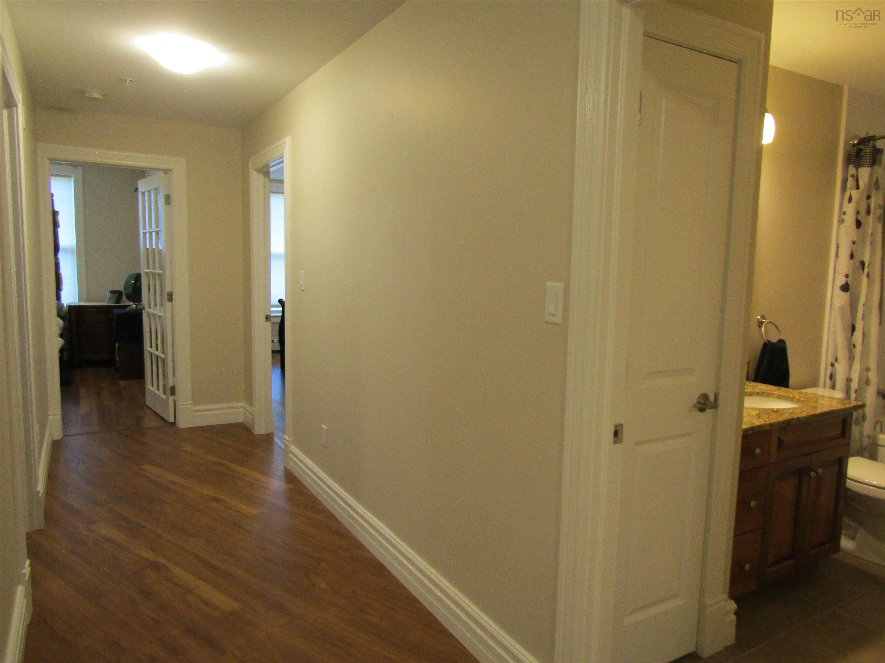 $499,900.00: 205 87 Pebblecreek Crescent, Dartmouth