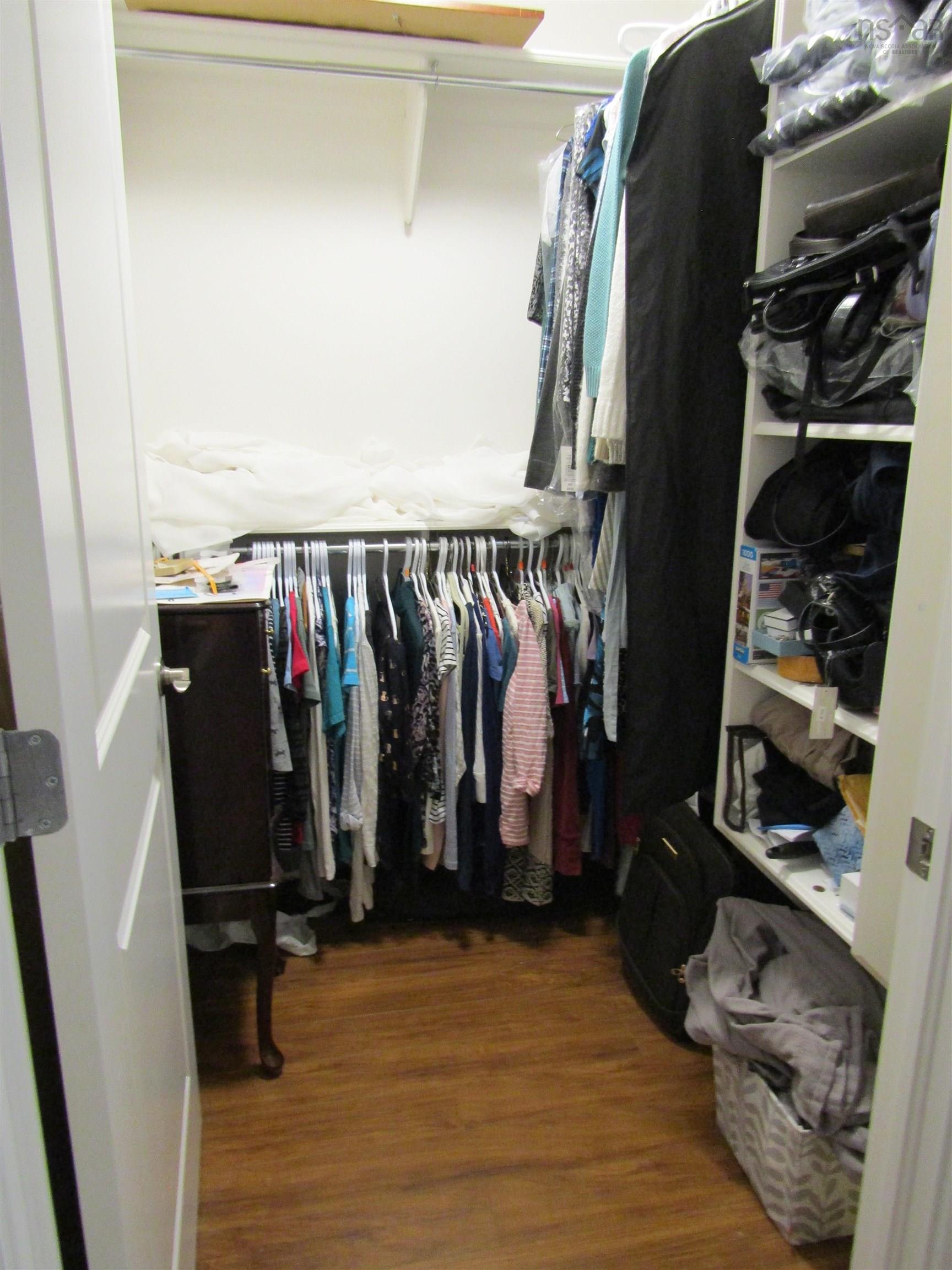 $499,900.00: 205 87 Pebblecreek Crescent, Dartmouth