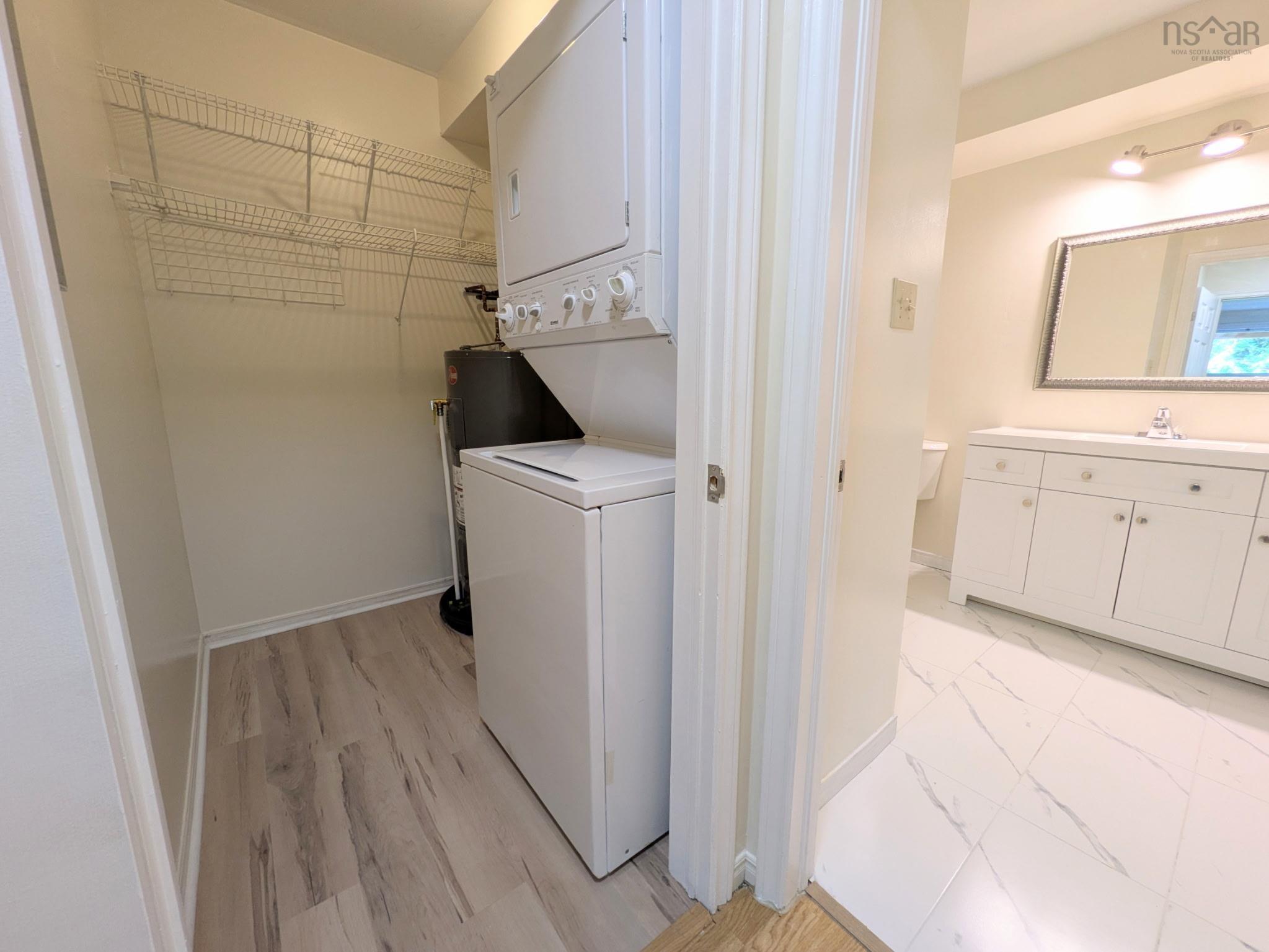 $339,900.00: 201 83 Kearney Lake Road, Halifax