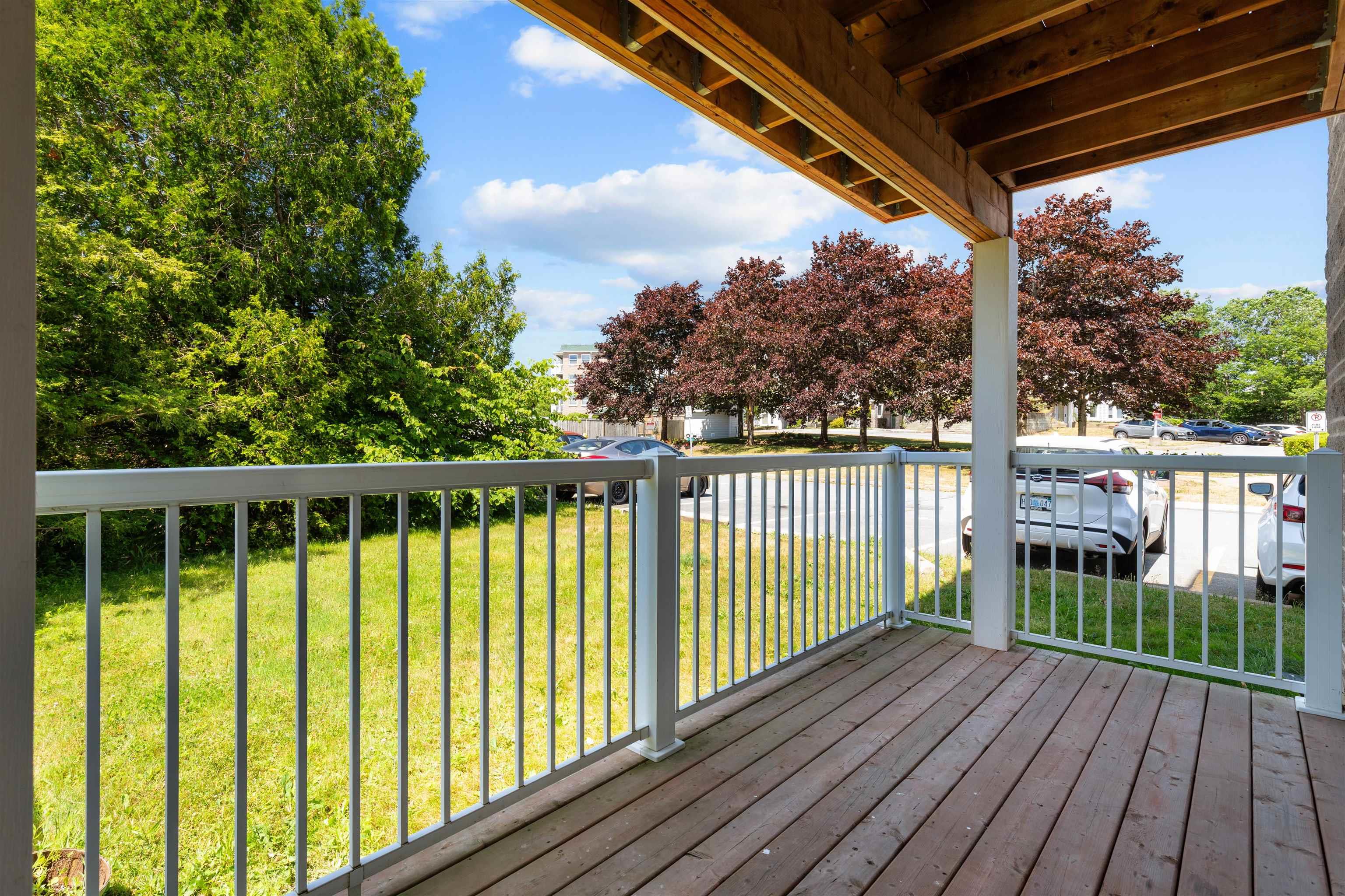 $339,900.00: 201 83 Kearney Lake Road, Halifax