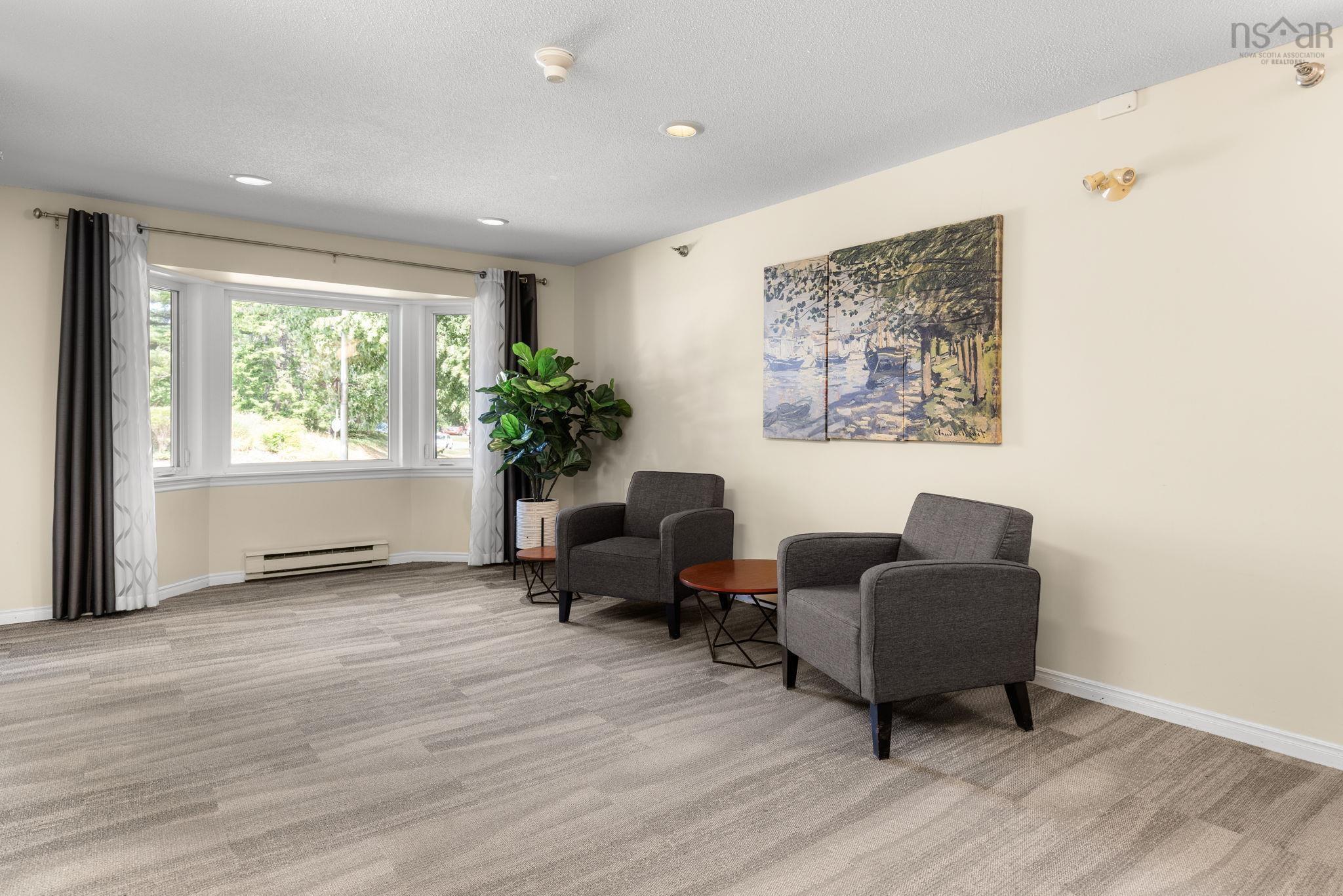 $339,900.00: 201 83 Kearney Lake Road, Halifax