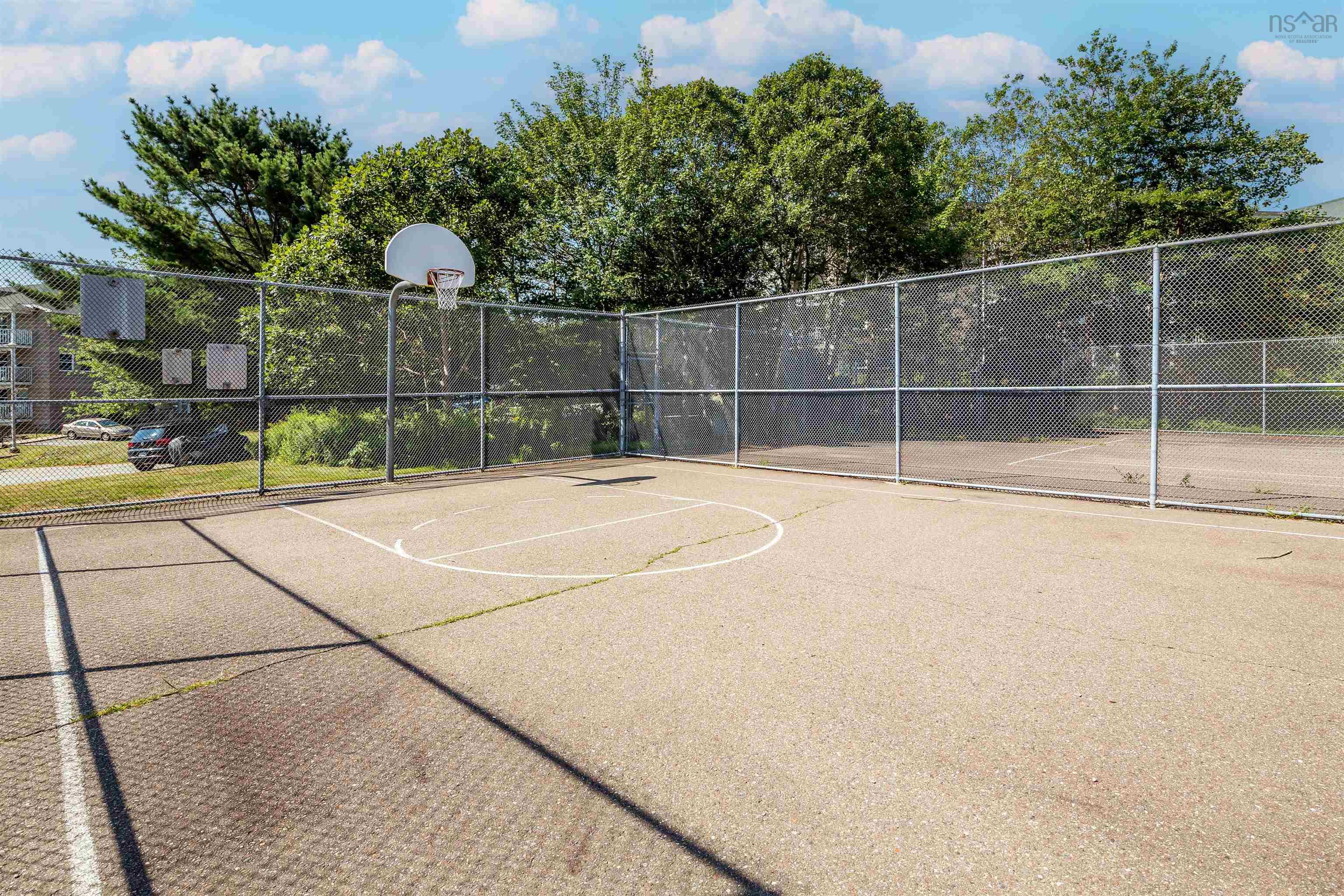 $339,900.00: 201 83 Kearney Lake Road, Halifax