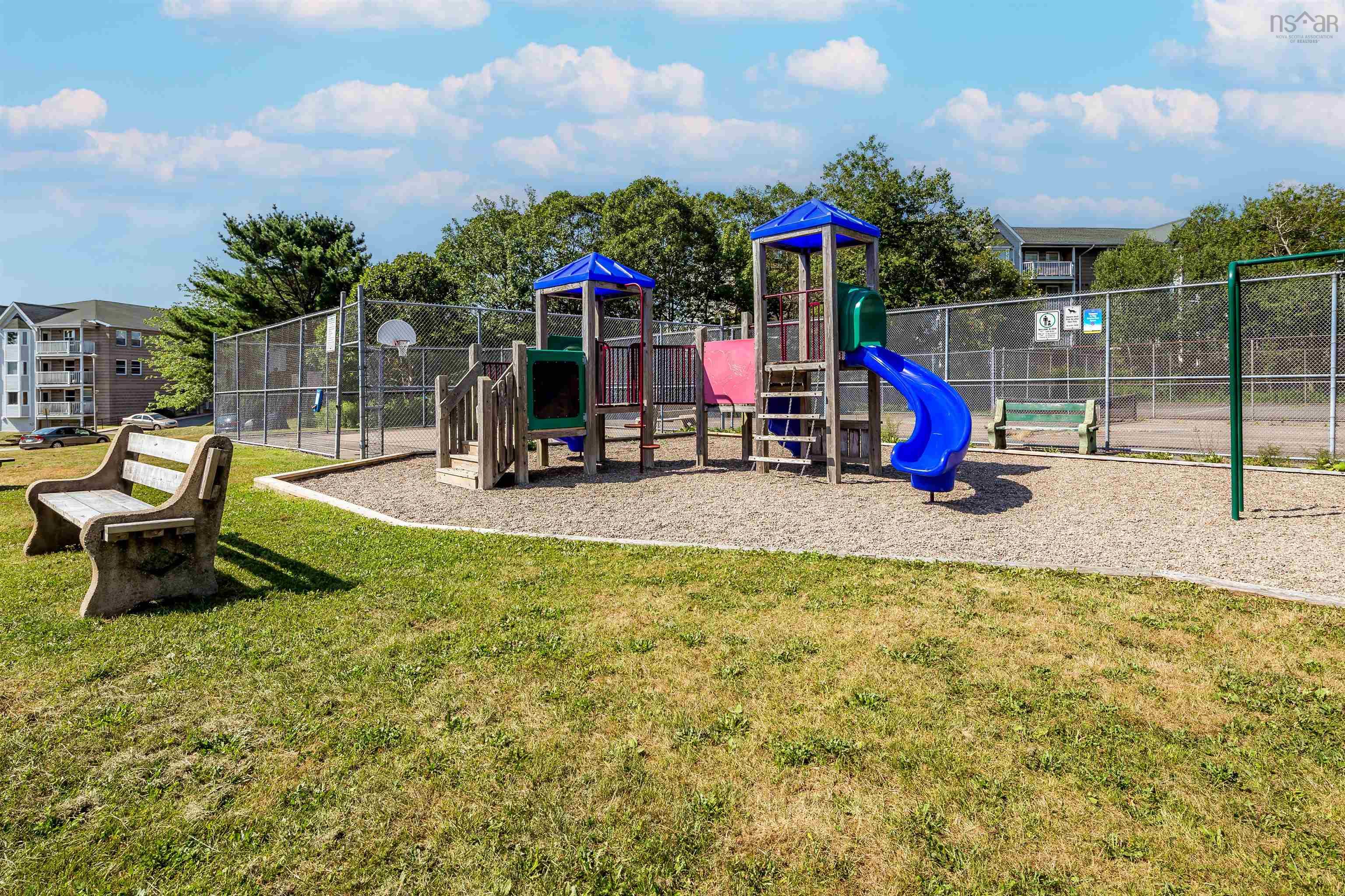 $339,900.00: 201 83 Kearney Lake Road, Halifax