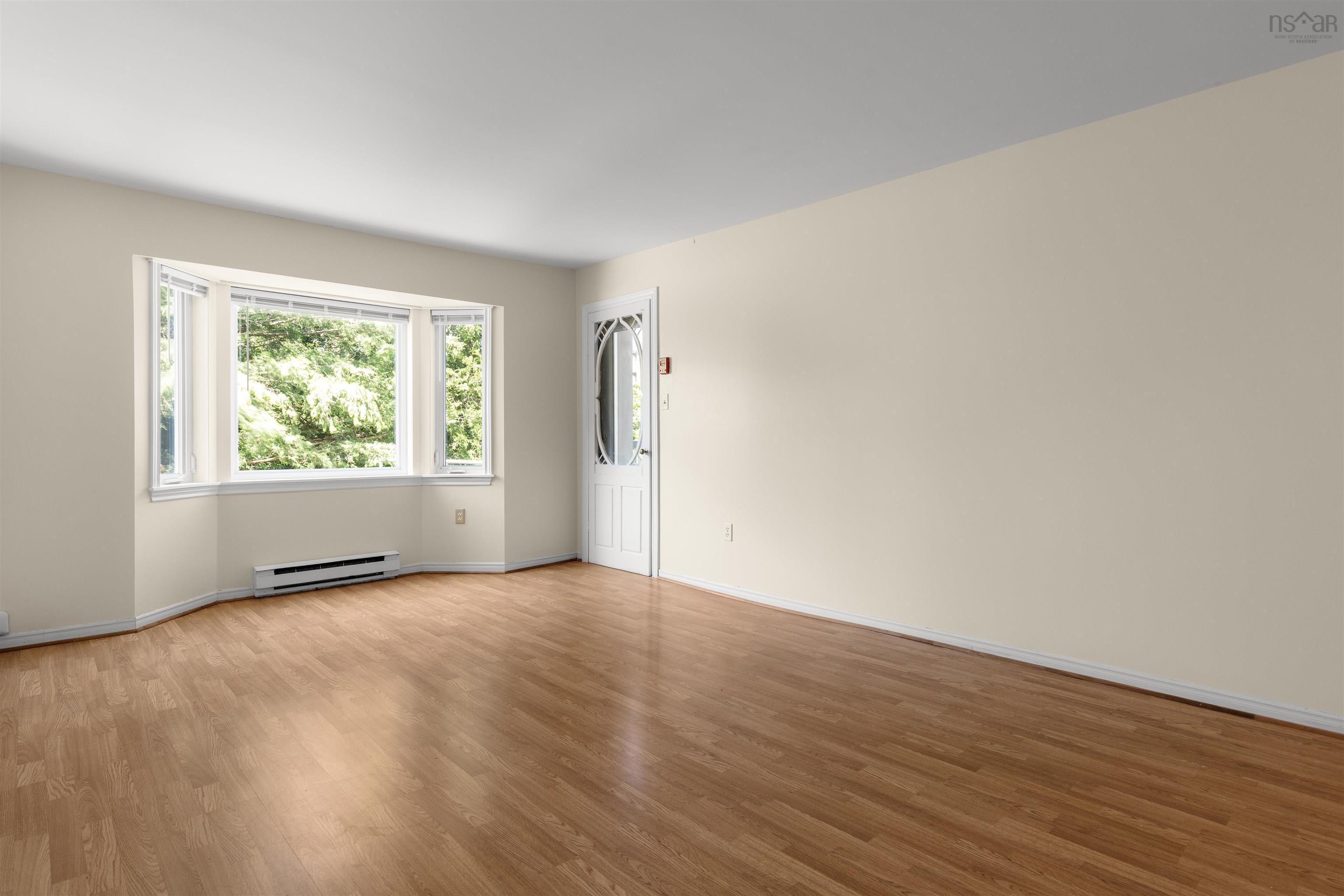 $339,900.00: 201 83 Kearney Lake Road, Halifax