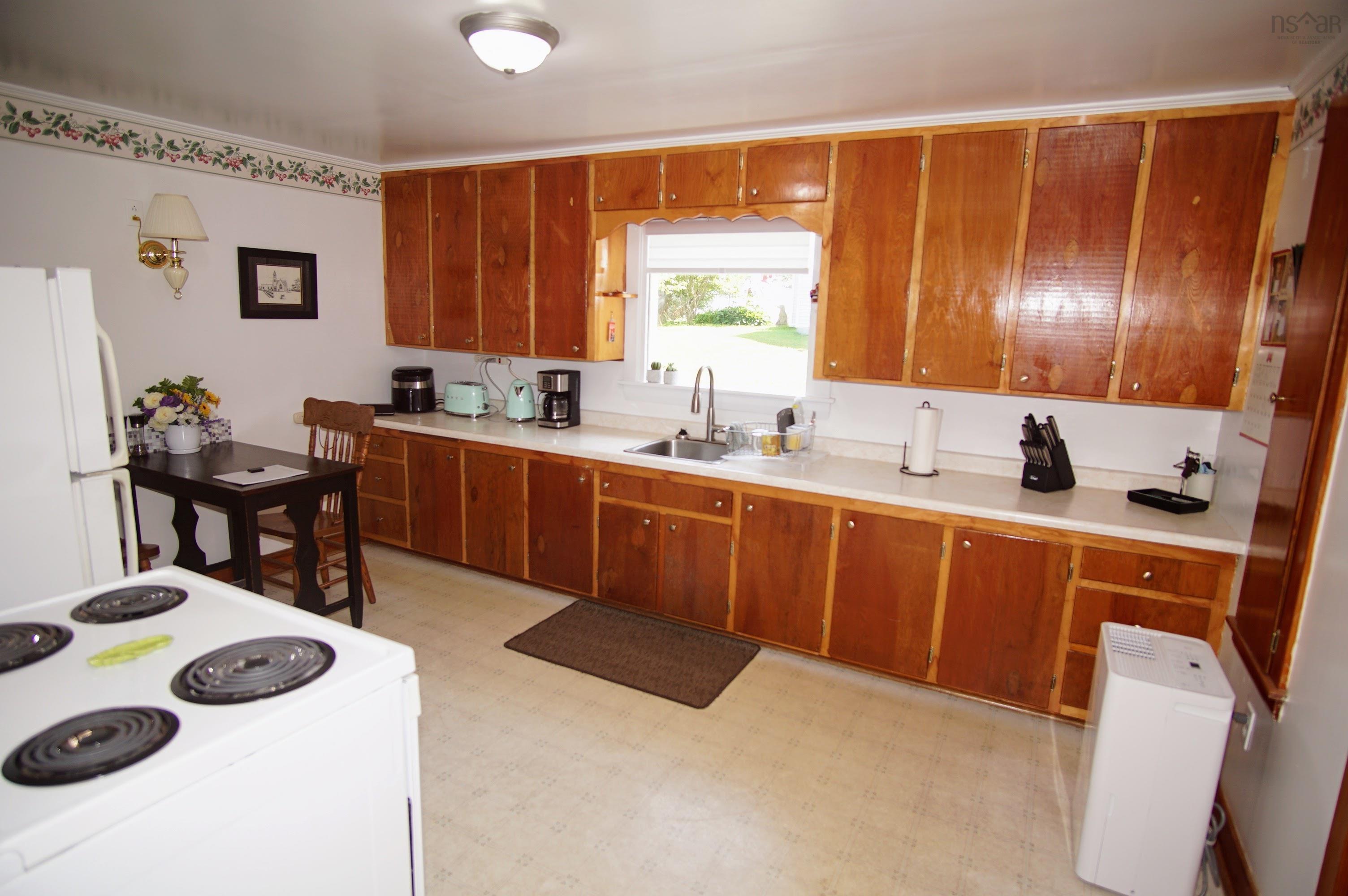 $159,000.00: 504 Highway 335,, West Pubnico