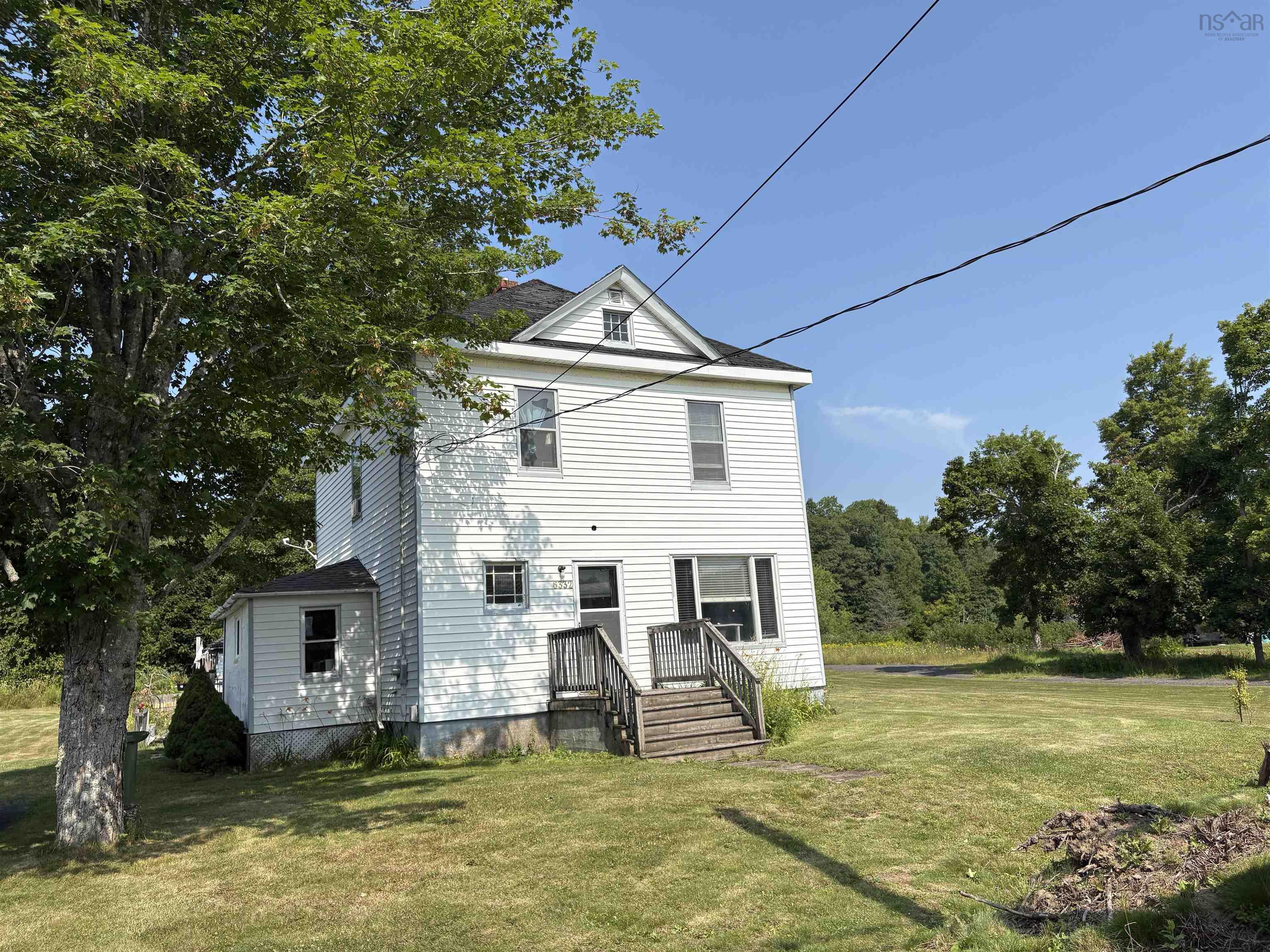 $199,000.00: 6332 East River West Side Road, Eureka