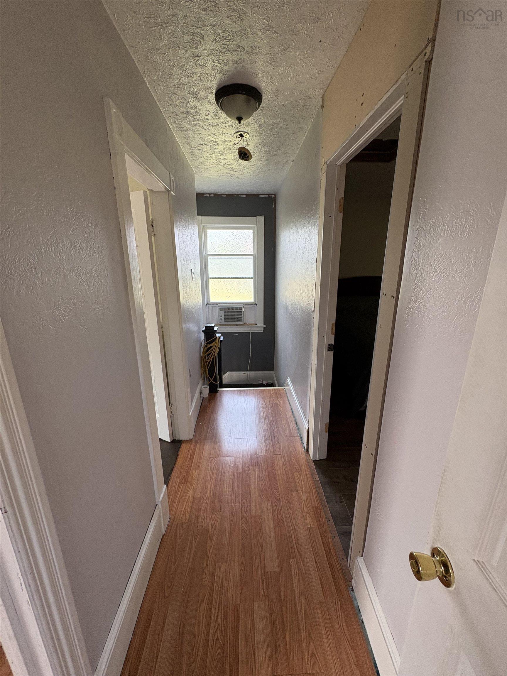 $199,000.00: 6332 East River West Side Road, Eureka