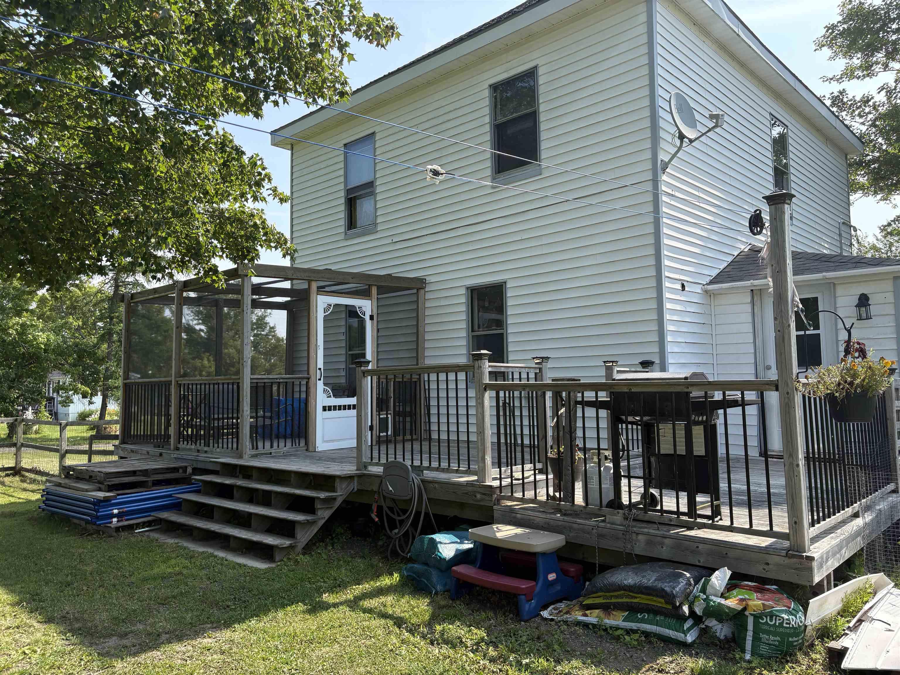 $199,000.00: 6332 East River West Side Road, Eureka