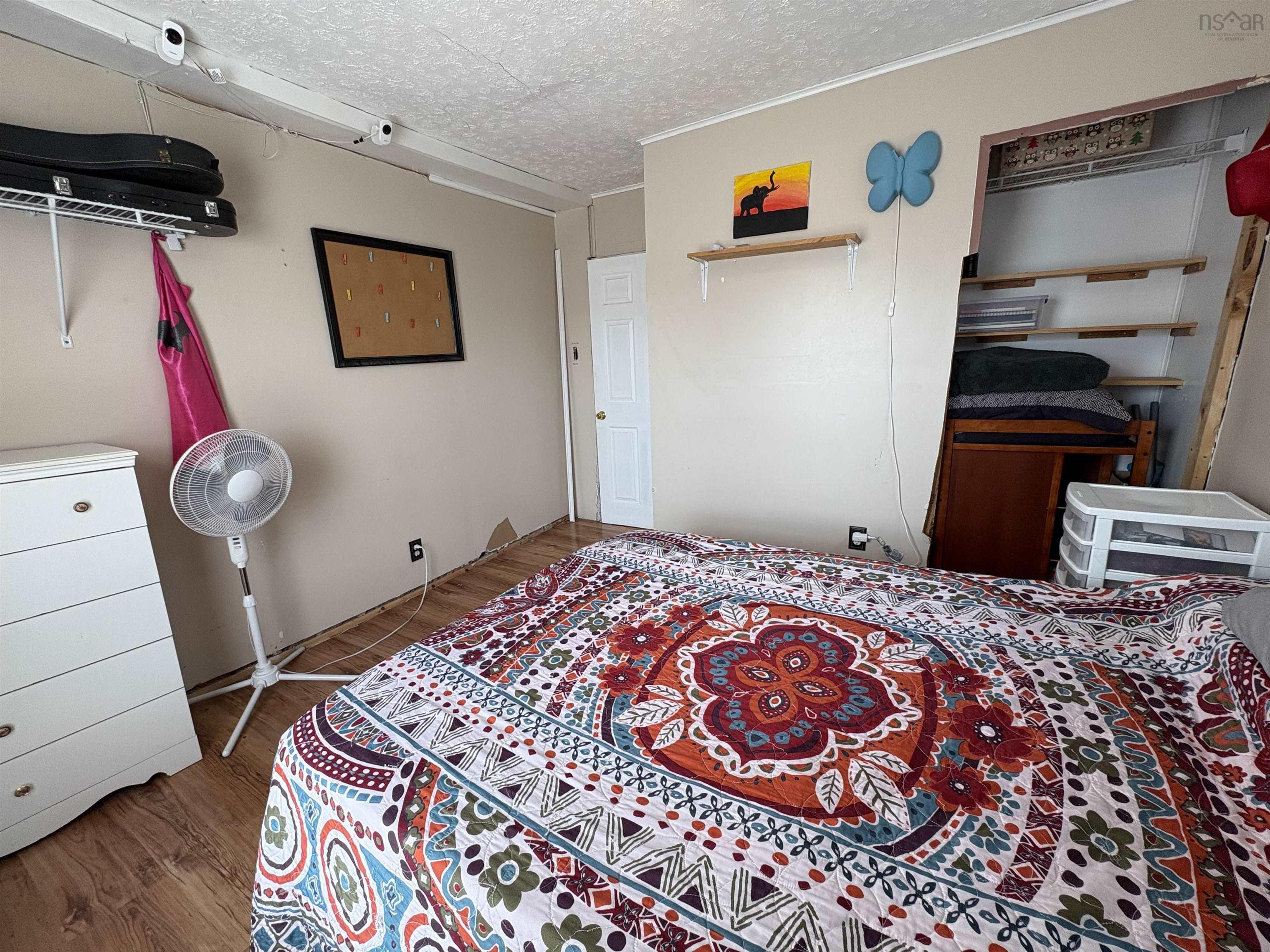 $199,000.00: 6332 East River West Side Road, Eureka