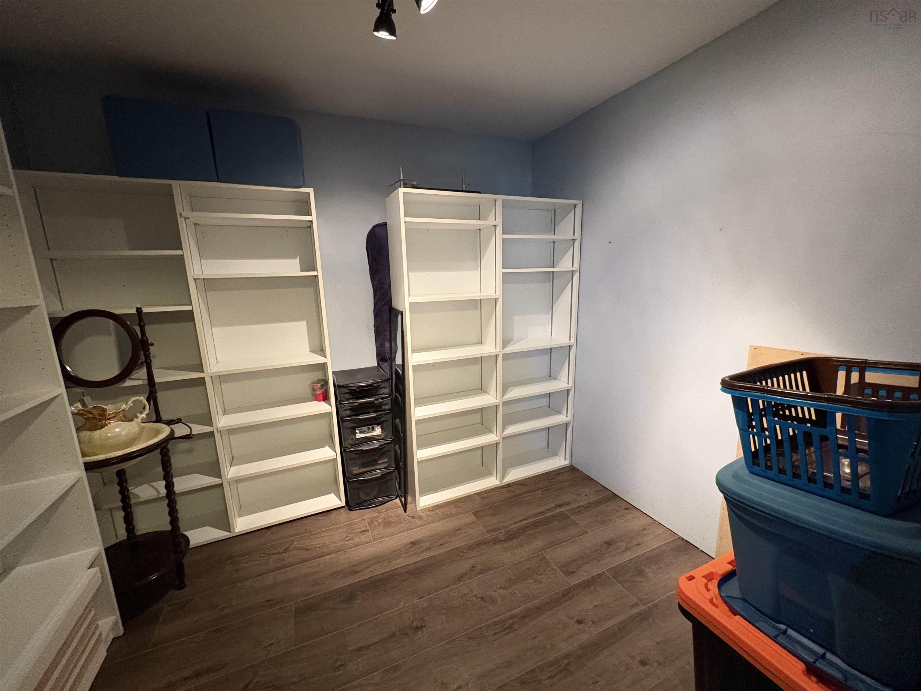 $199,000.00: 6332 East River West Side Road, Eureka