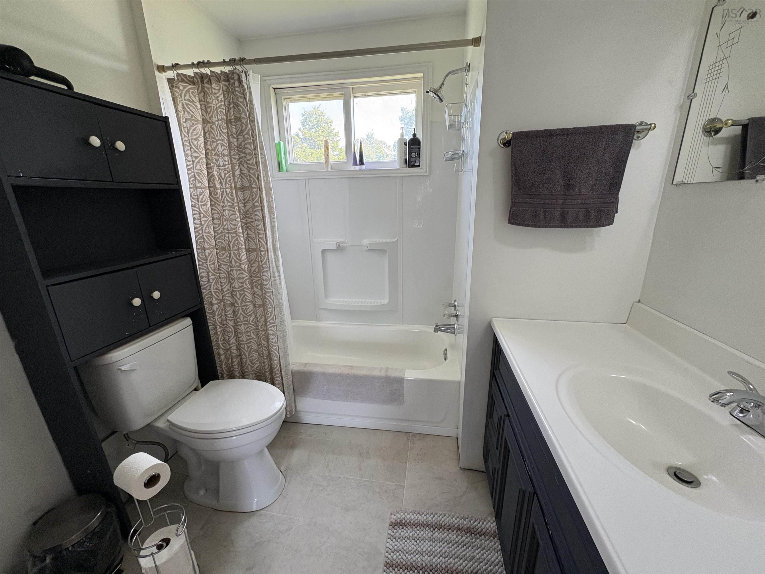 $199,000.00: 6332 East River West Side Road, Eureka