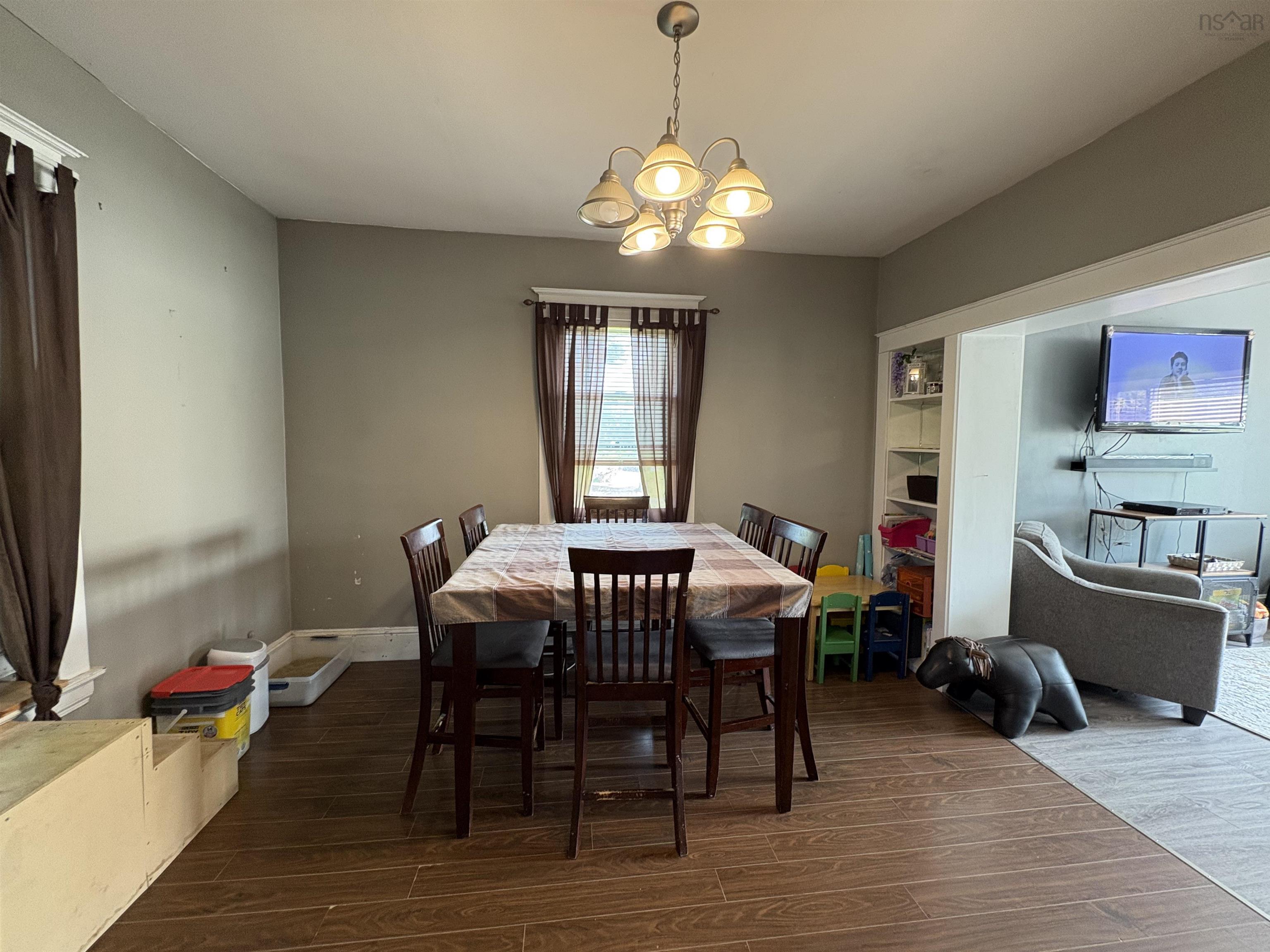 $199,000.00: 6332 East River West Side Road, Eureka