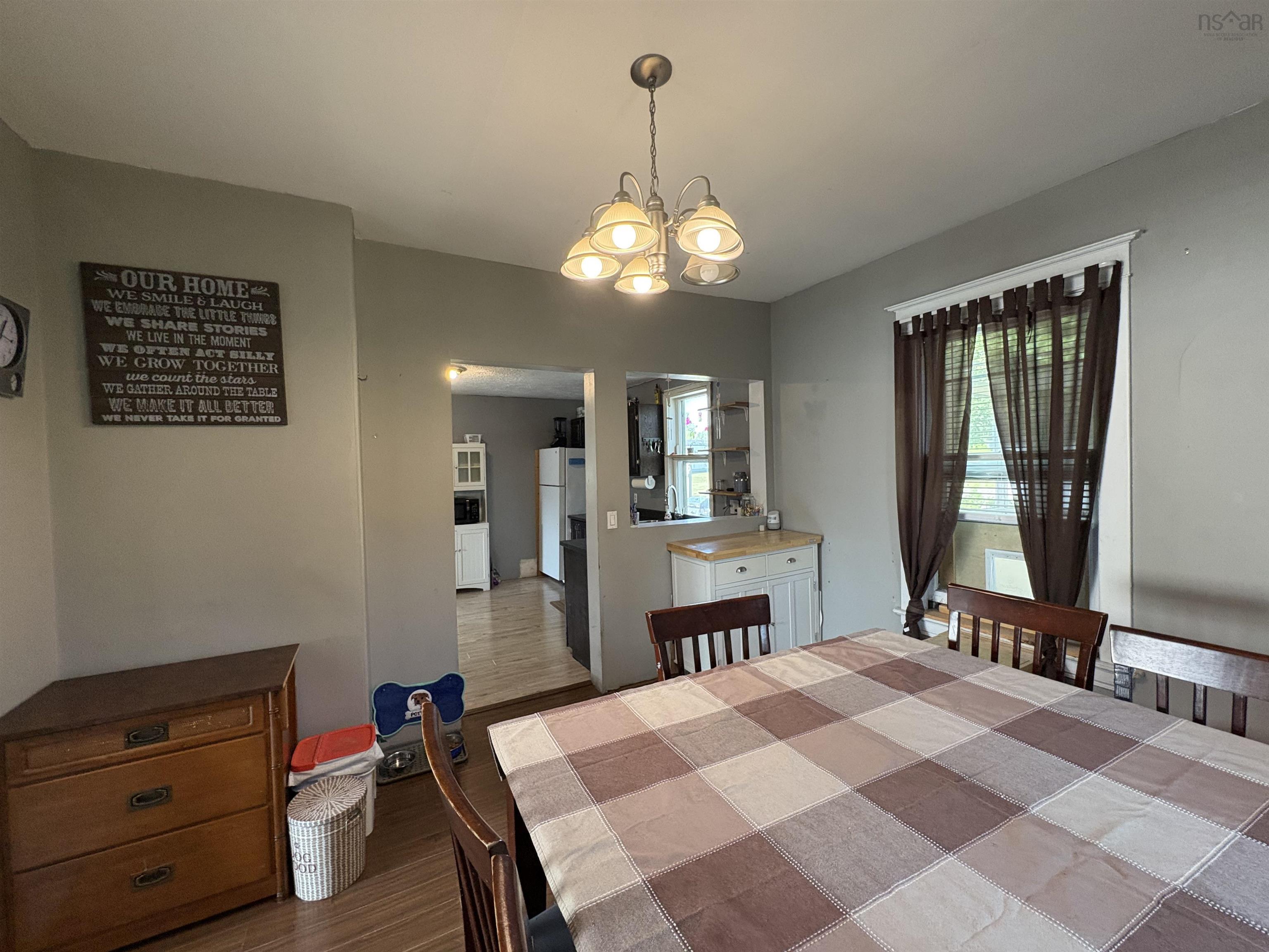 $199,000.00: 6332 East River West Side Road, Eureka