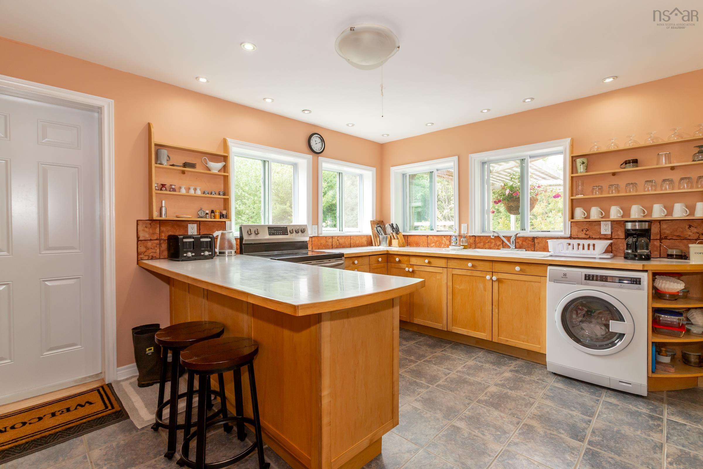 $369,900.00: 8012 Shore Road, Hampton