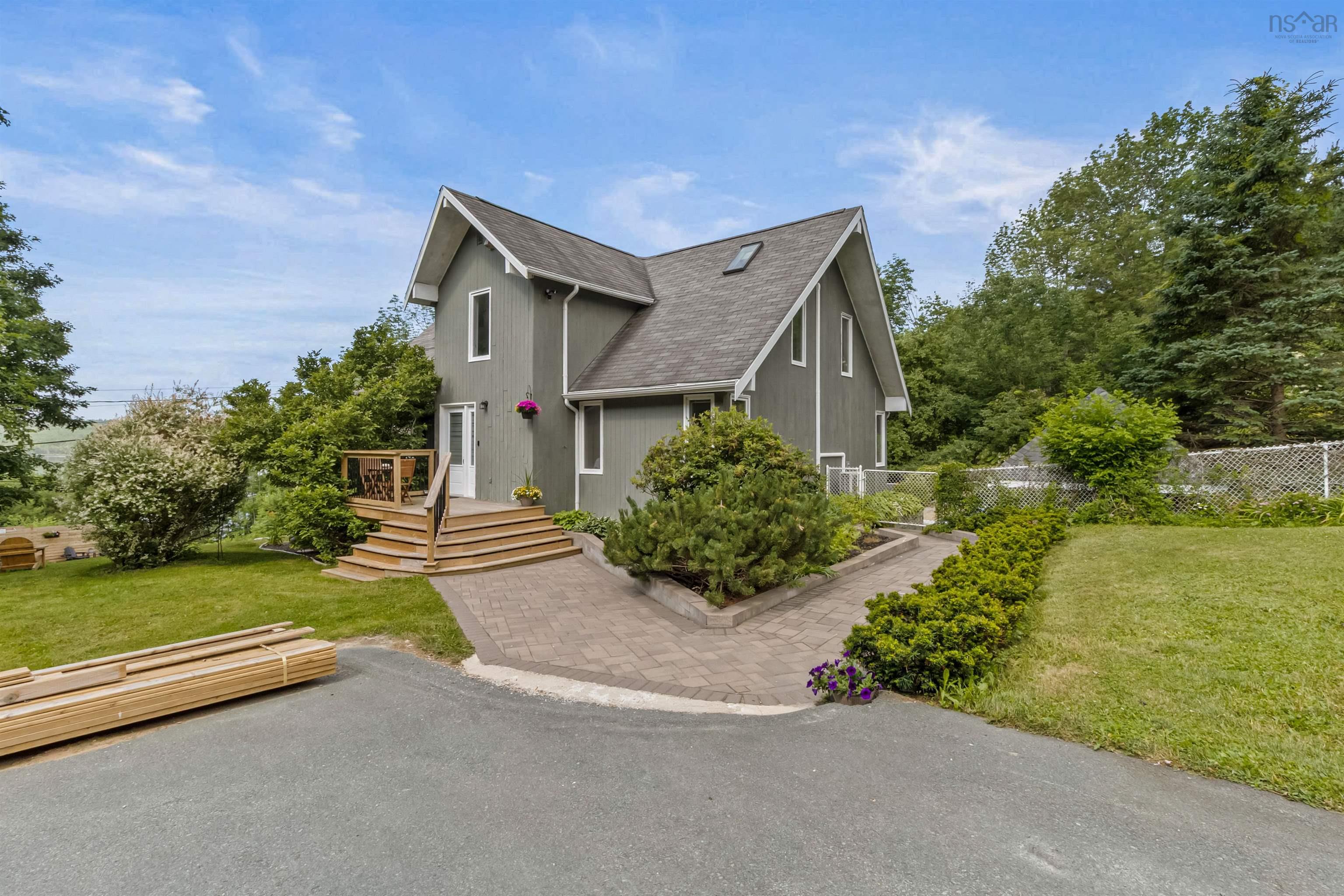 $999,900.00: 52 Stone Hedges Lane, Waverley