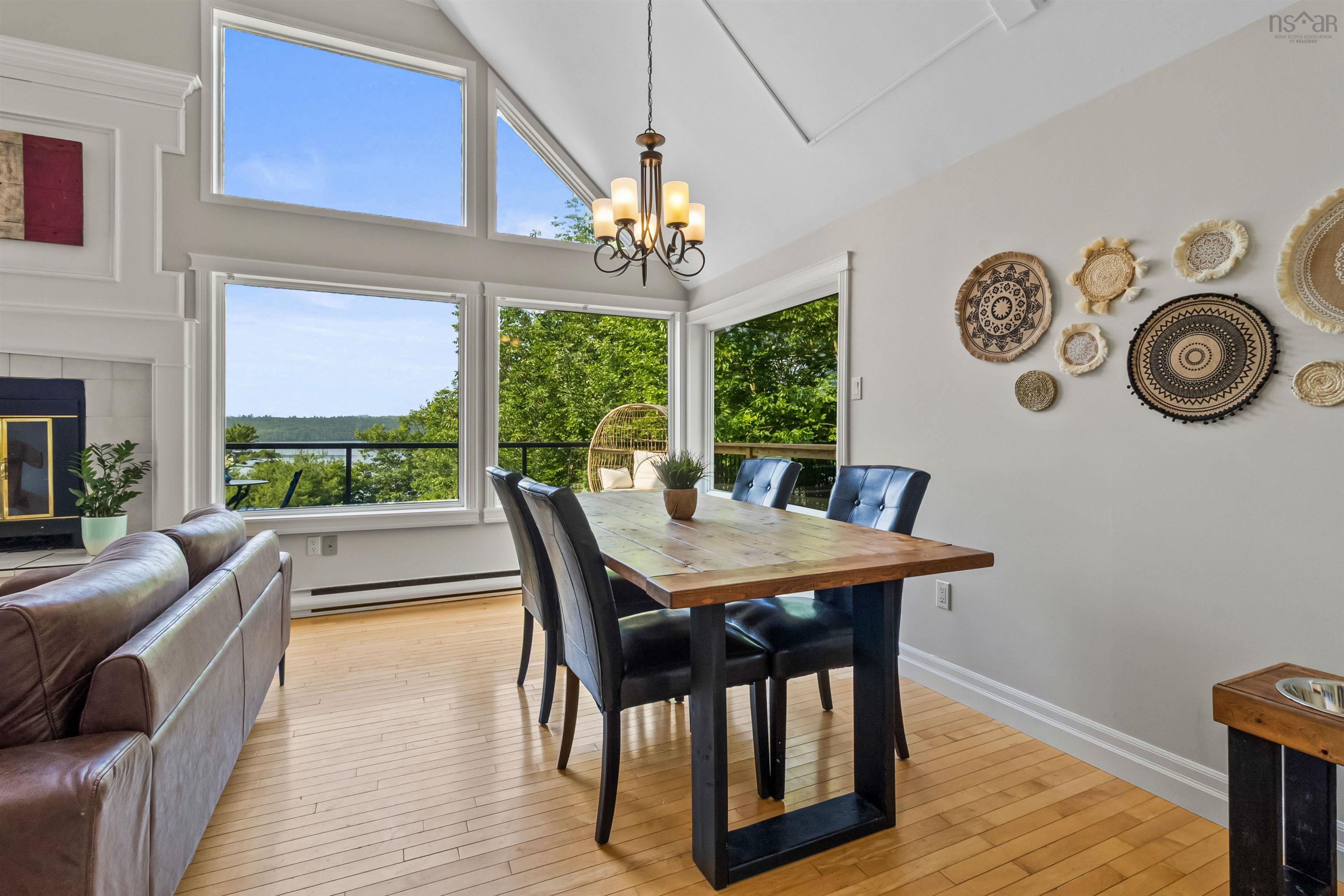 $999,900.00: 52 Stone Hedges Lane, Waverley