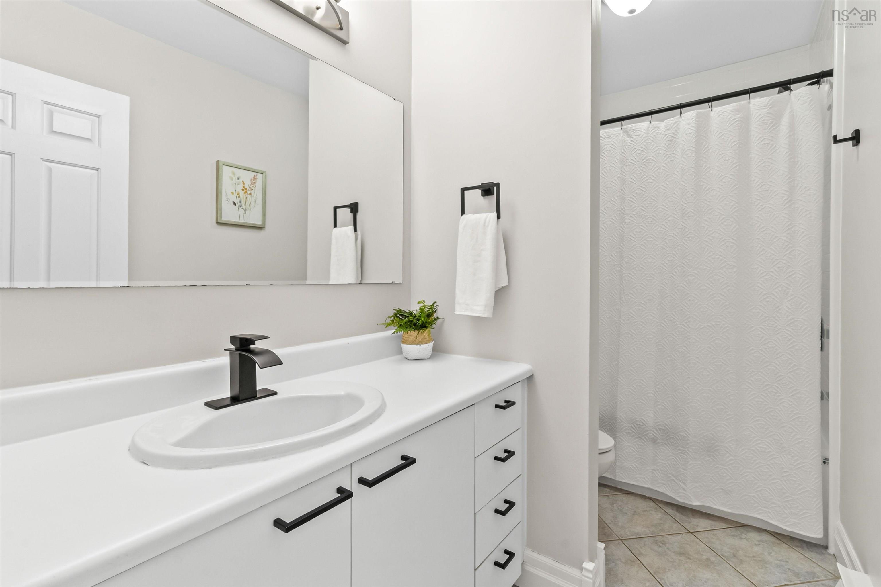 $999,900.00: 52 Stone Hedges Lane, Waverley