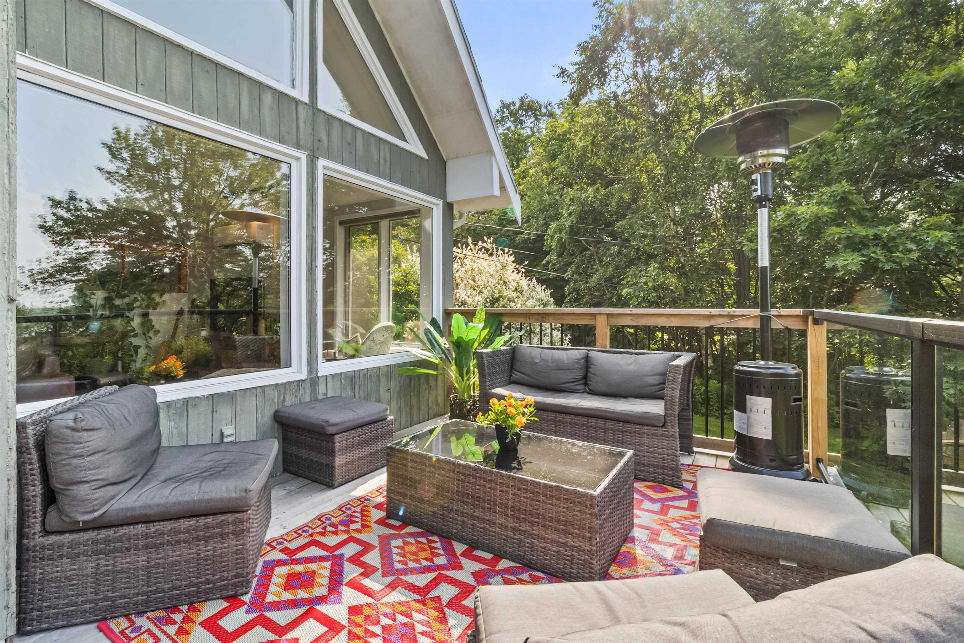 $999,900.00: 52 Stone Hedges Lane, Waverley