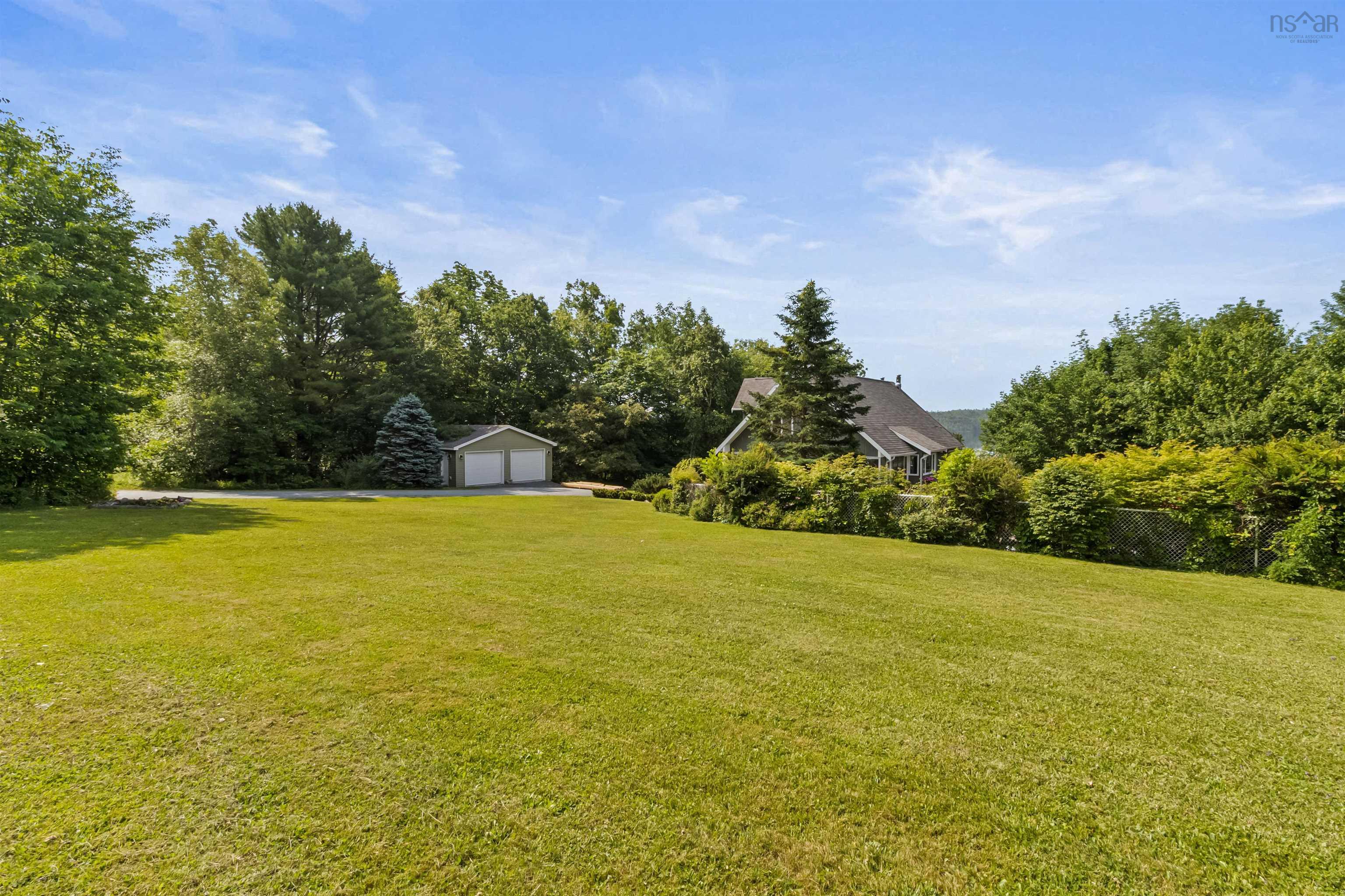 $999,900.00: 52 Stone Hedges Lane, Waverley