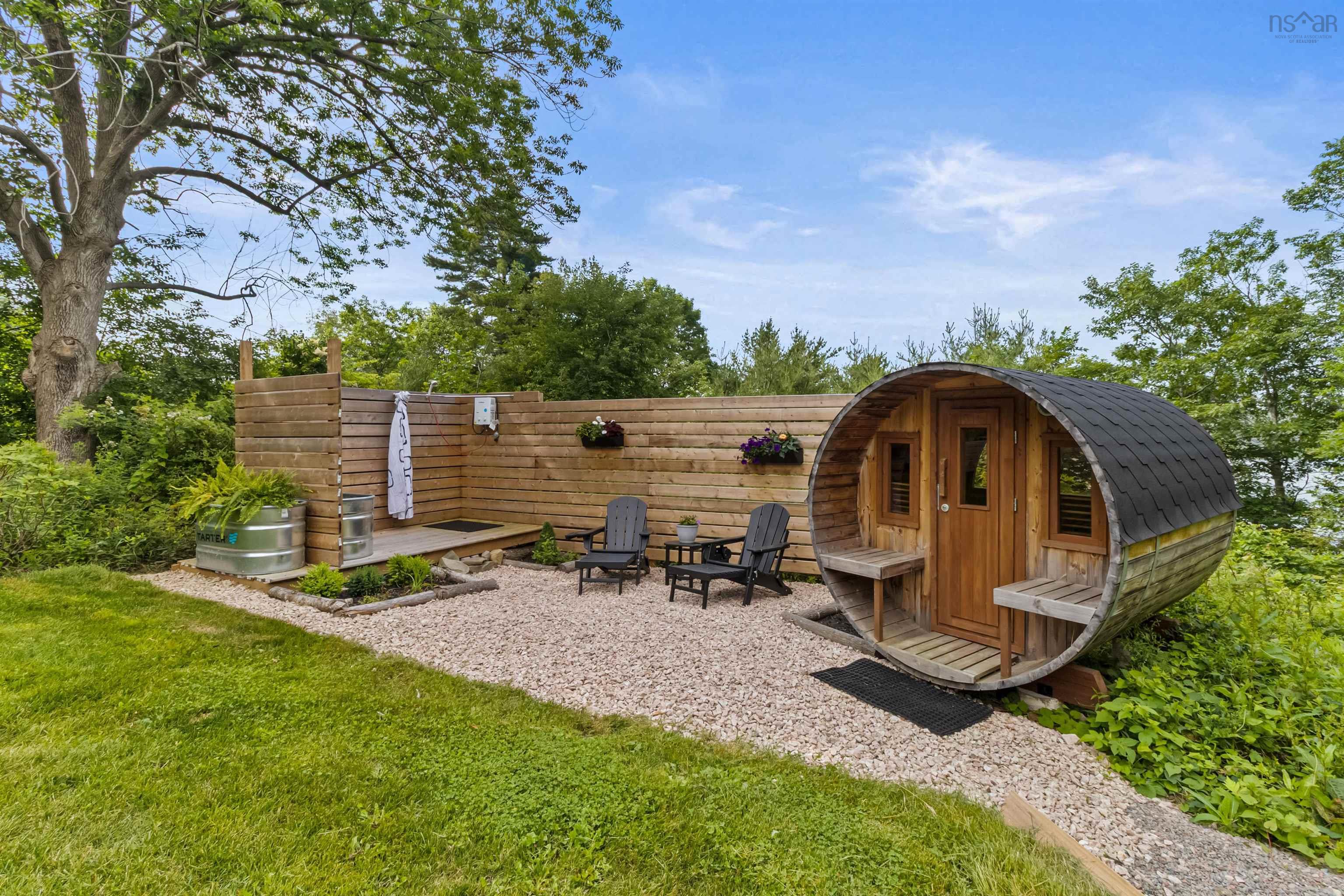 $999,900.00: 52 Stone Hedges Lane, Waverley