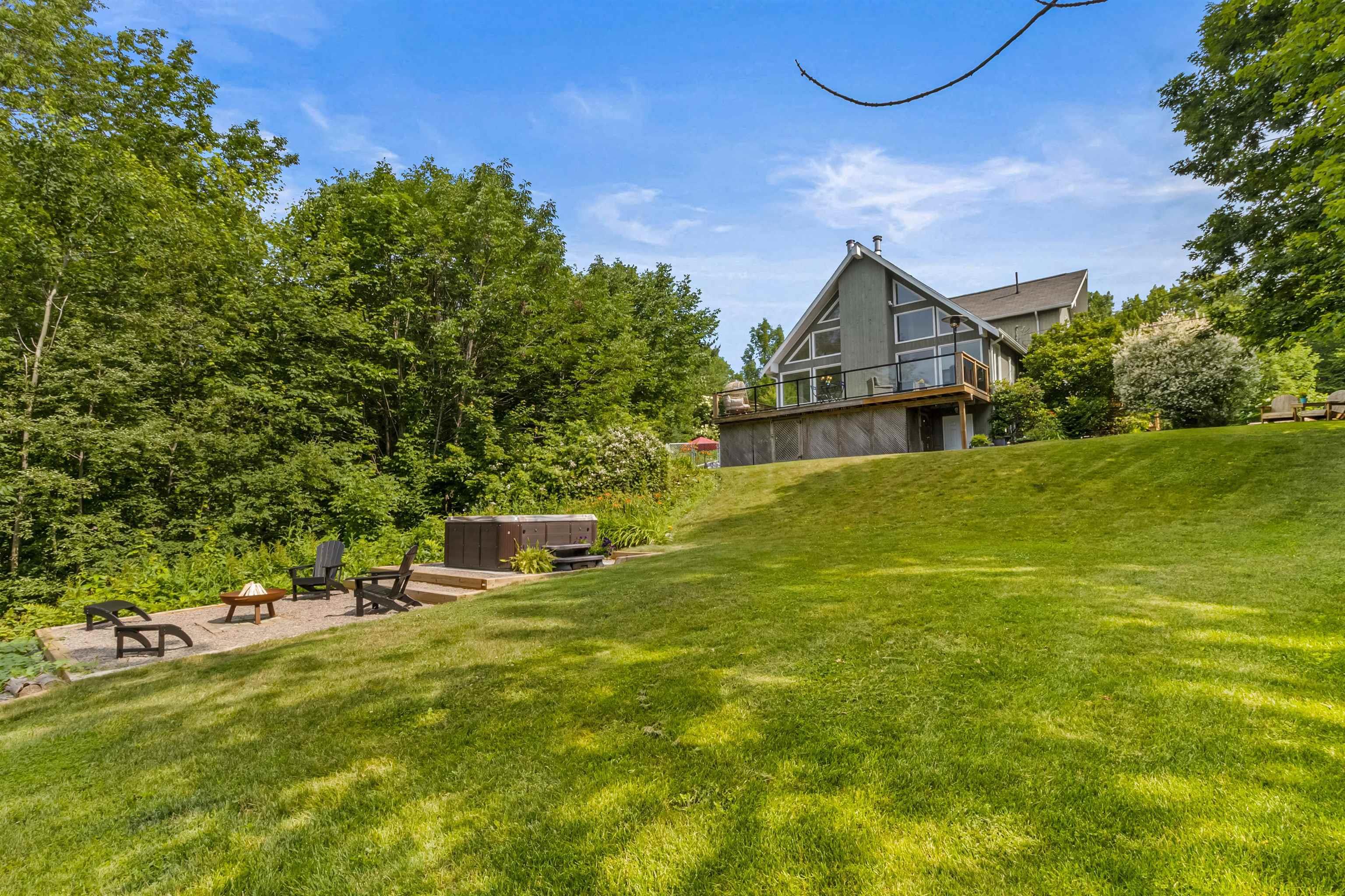 $999,900.00: 52 Stone Hedges Lane, Waverley