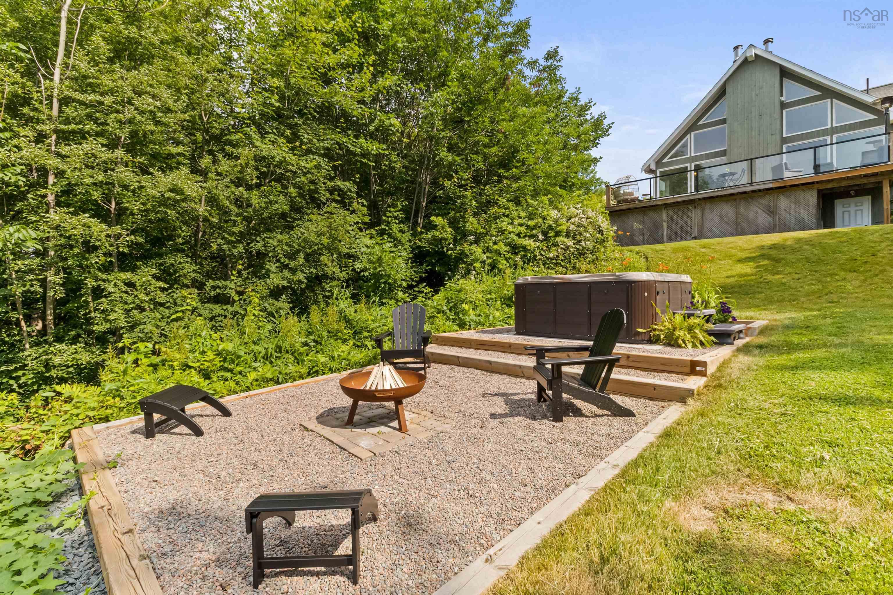 $999,900.00: 52 Stone Hedges Lane, Waverley