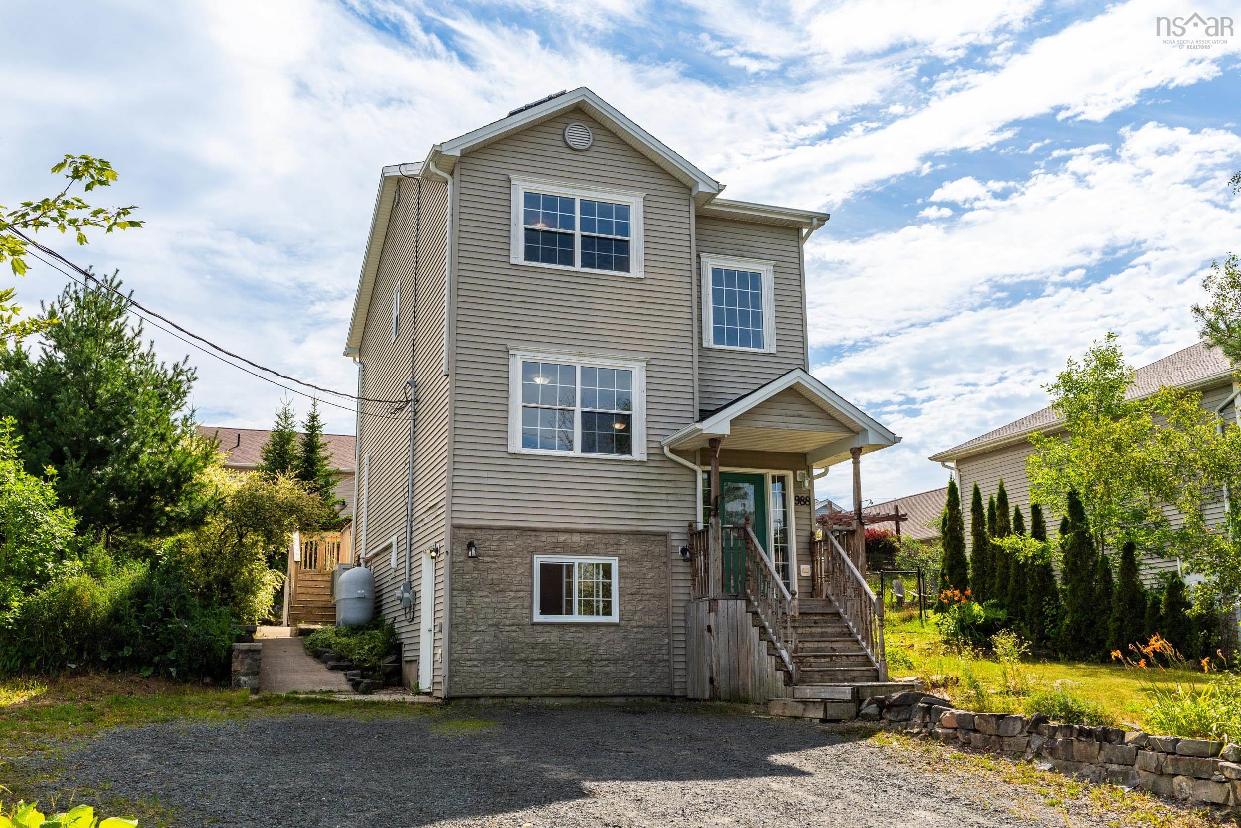 988 Old Sackville Road, Lower Sackville, NS (MLS® 202518951)