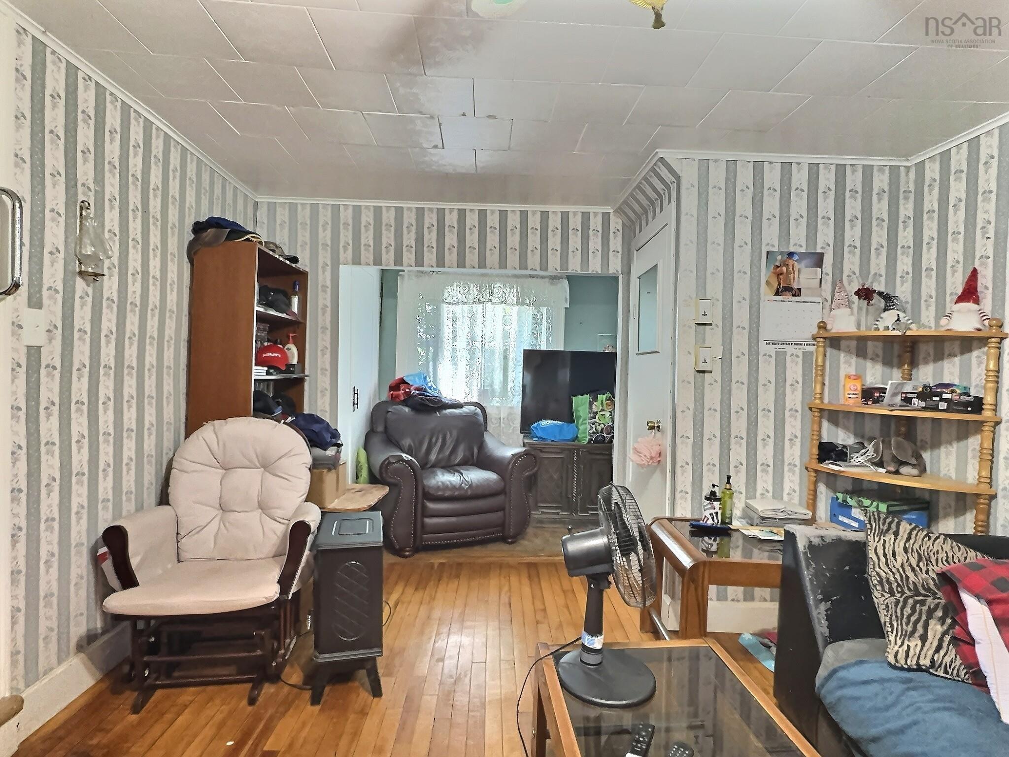 $199,000.00: 5588 204 Highway, Oxford