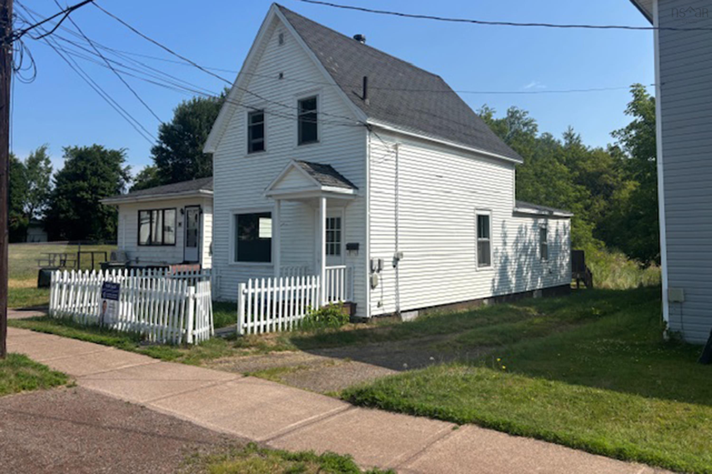 20 Park Street, Amherst, NS (MLS 202518982)