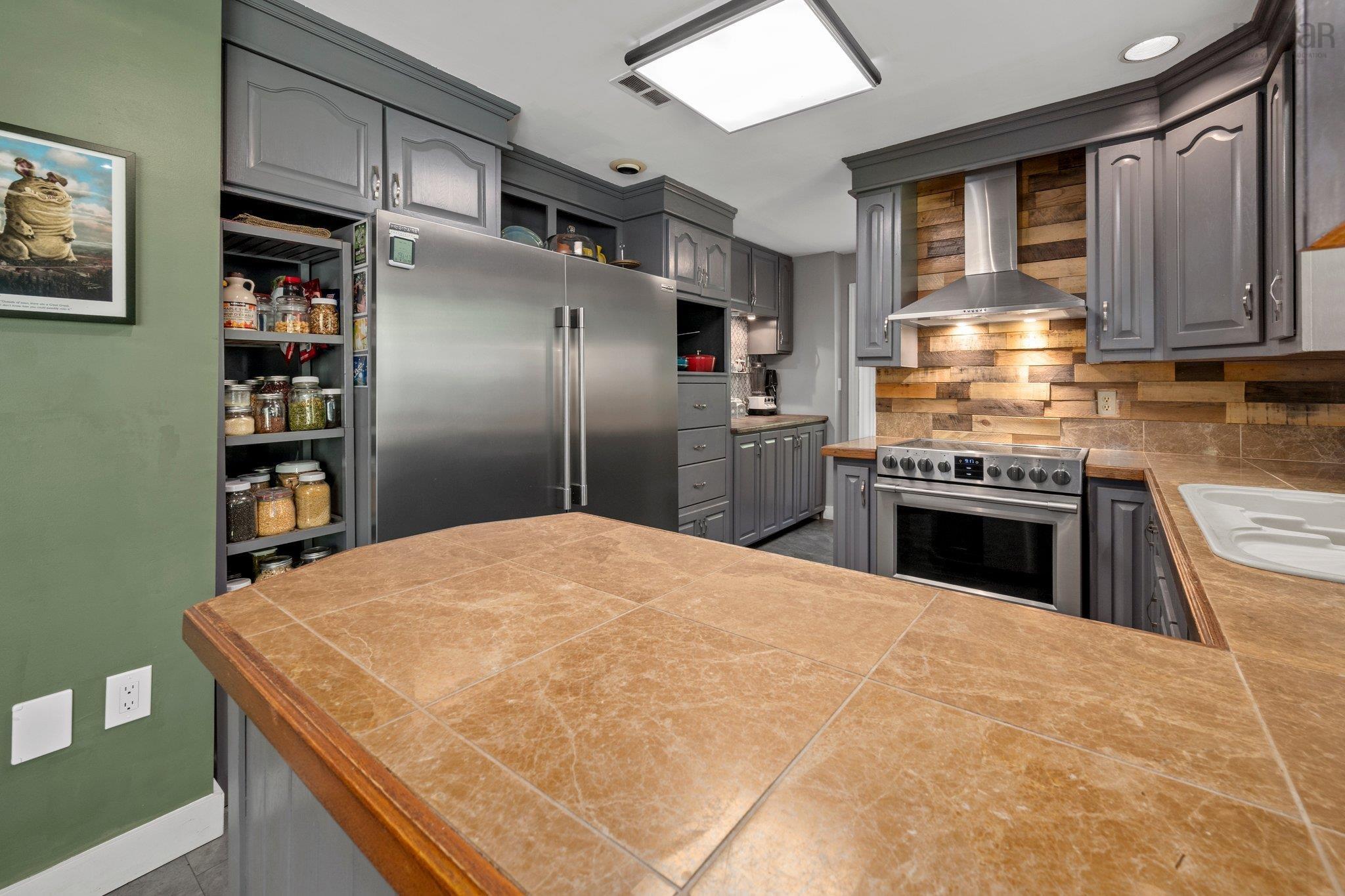 $689,000.00: 2 Frederick Avenue, Lakelands