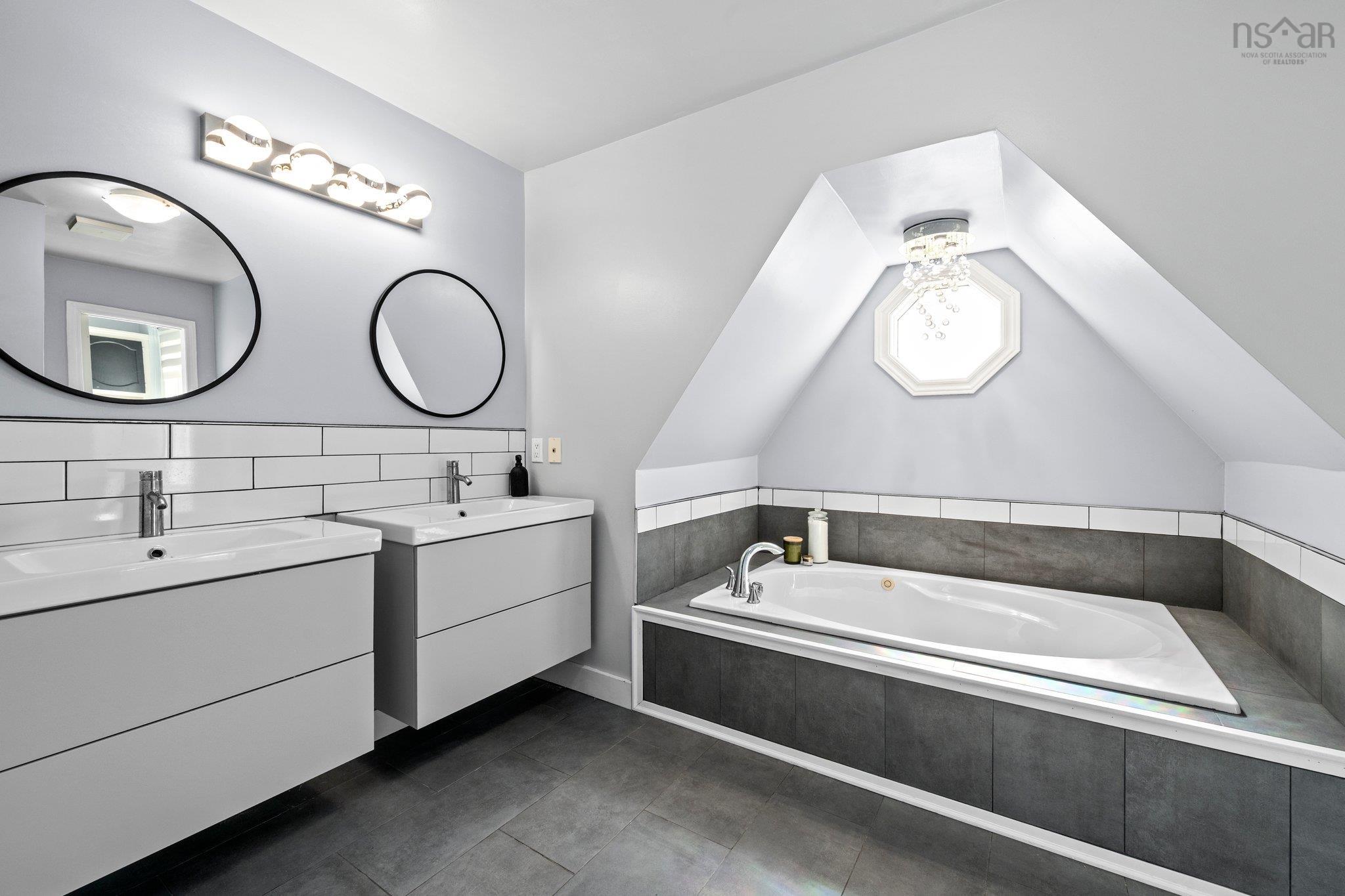 $689,000.00: 2 Frederick Avenue, Lakelands