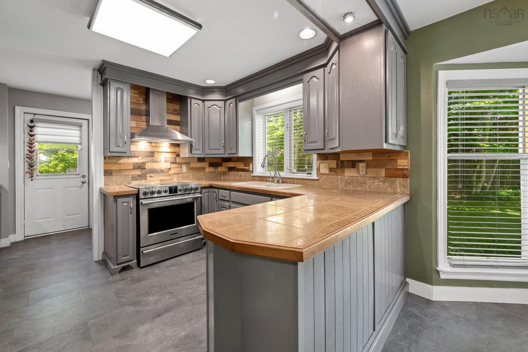 $689,000.00: 2 Frederick Avenue, Lakelands