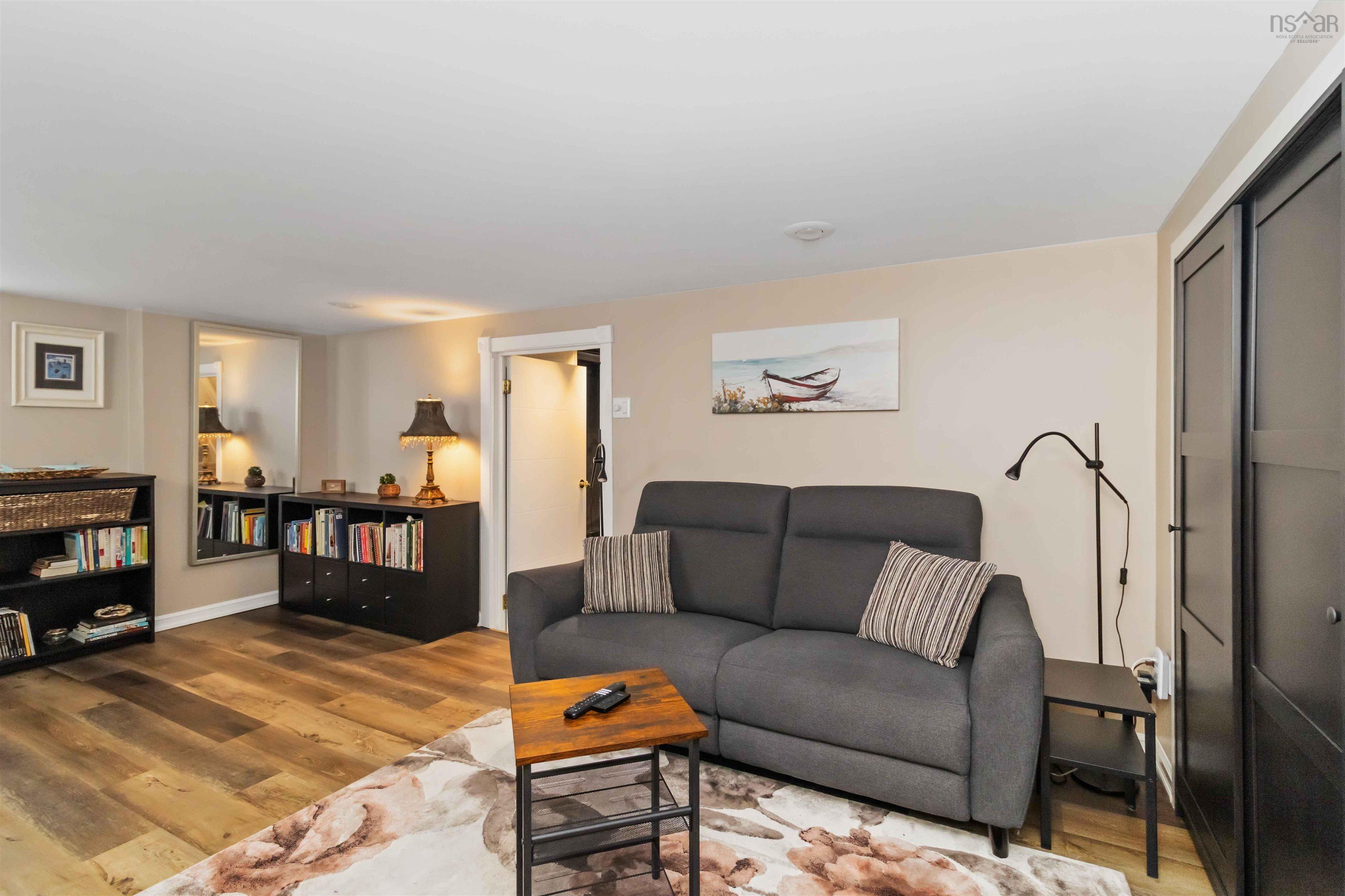 $339,900.00: 8 Markland Avenue, Brooklyn