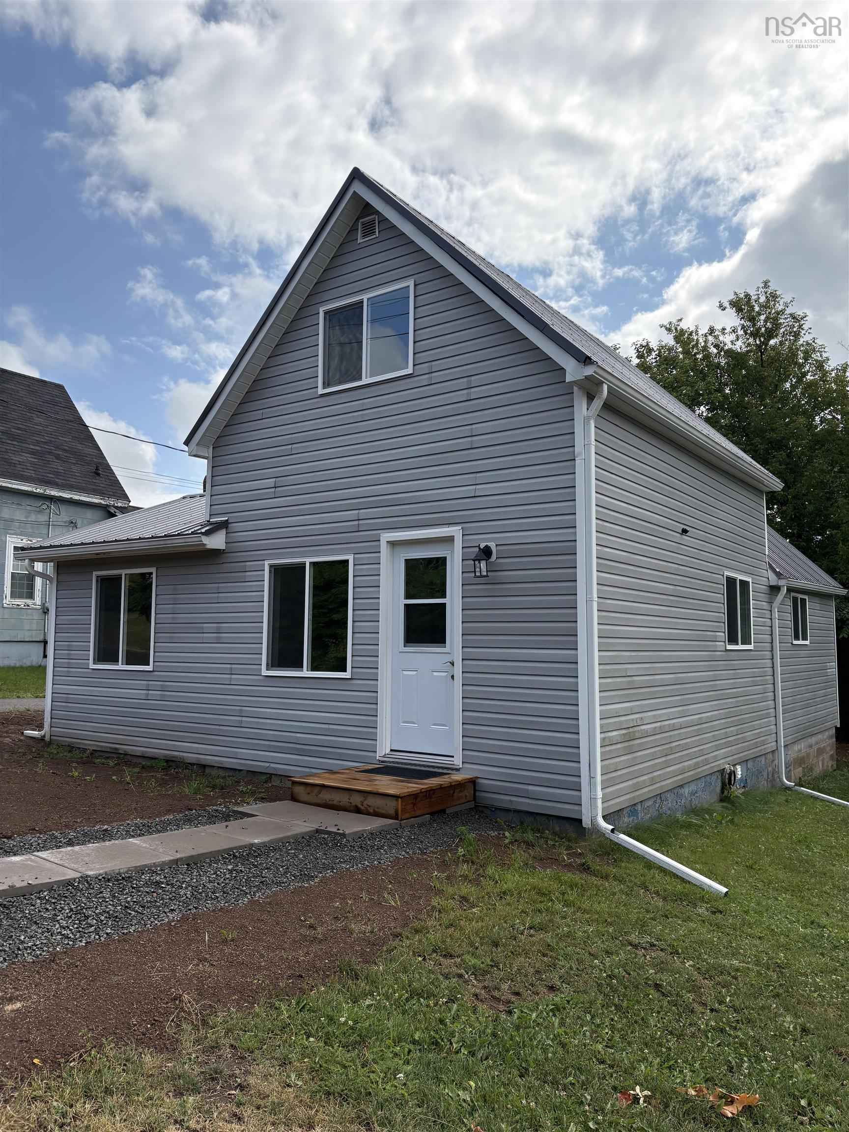 $225,000.00: 33 Mechanic Street, Springhill