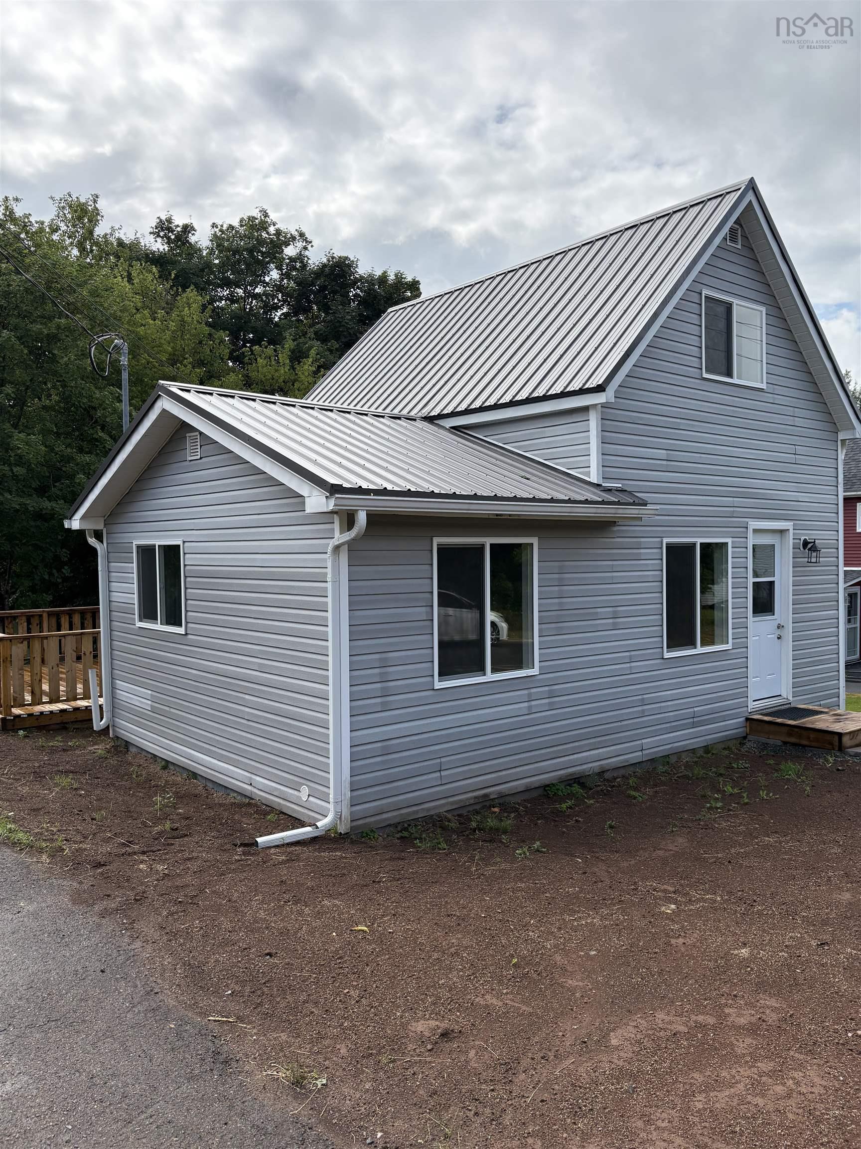 $225,000.00: 33 Mechanic Street, Springhill