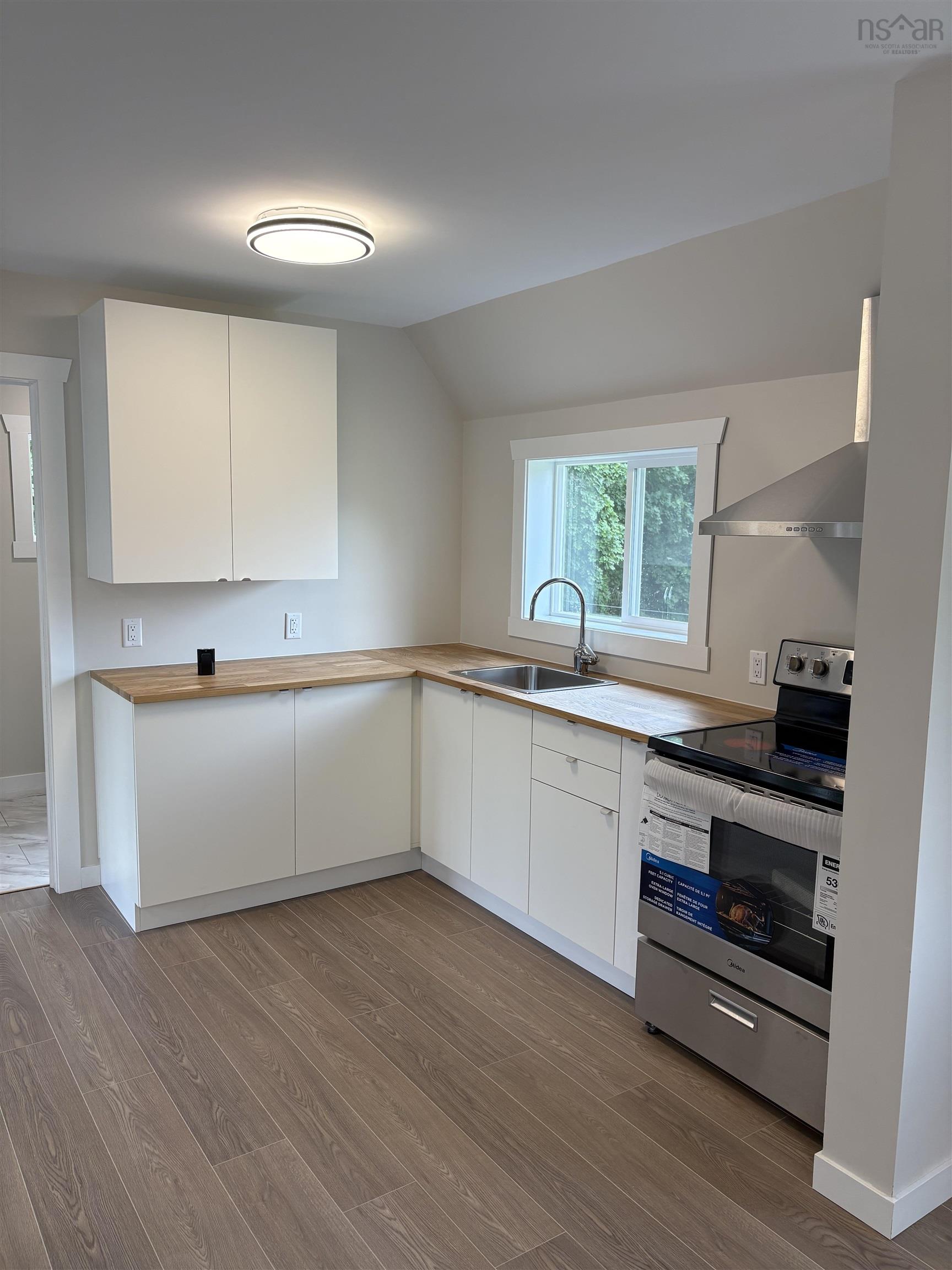 $225,000.00: 33 Mechanic Street, Springhill