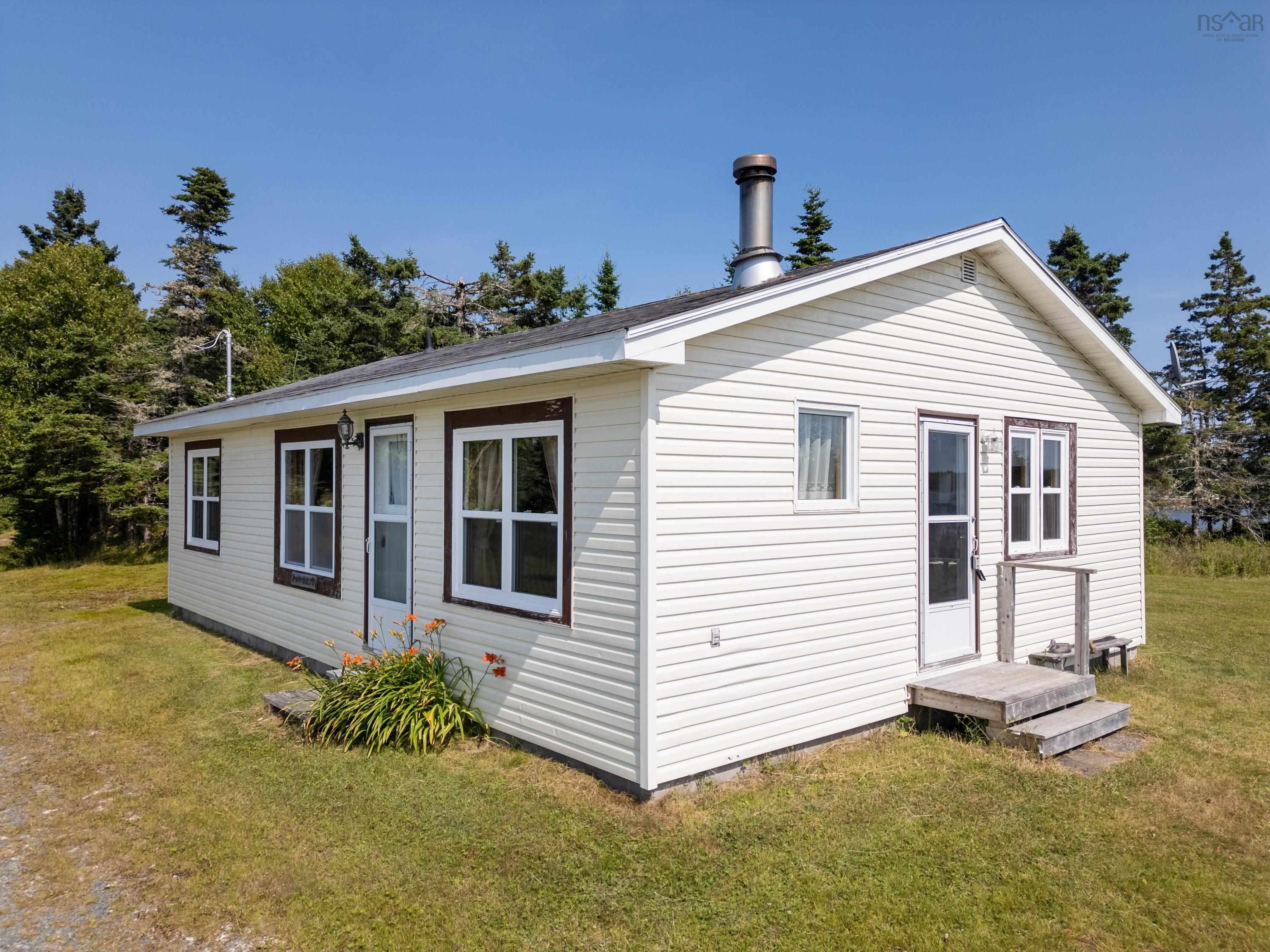 $489,900.00: 1916 Ostrea Lake Road, Ostrea Lake