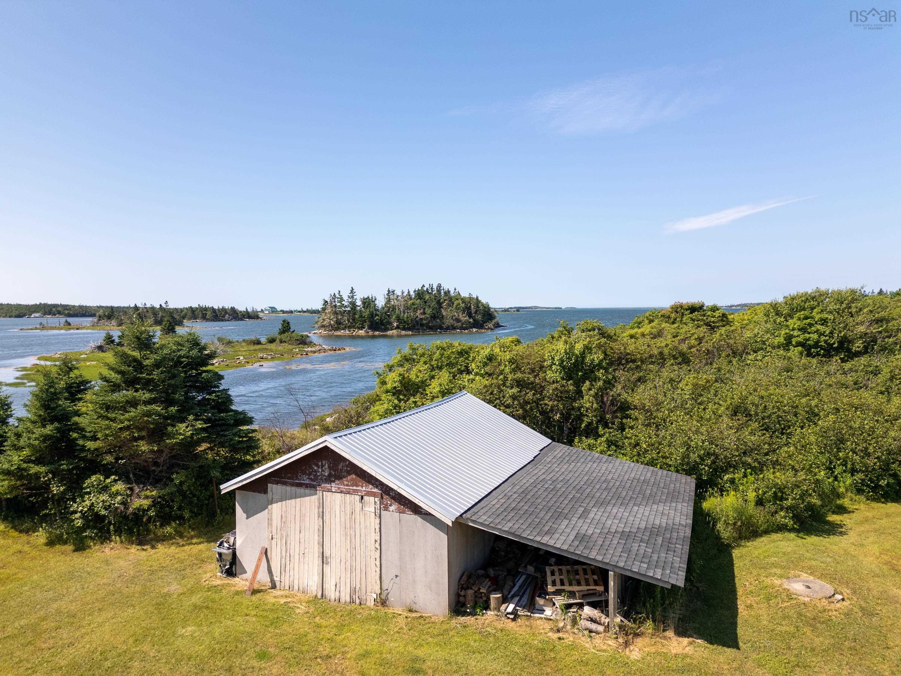 $489,900.00: 1916 Ostrea Lake Road, Ostrea Lake