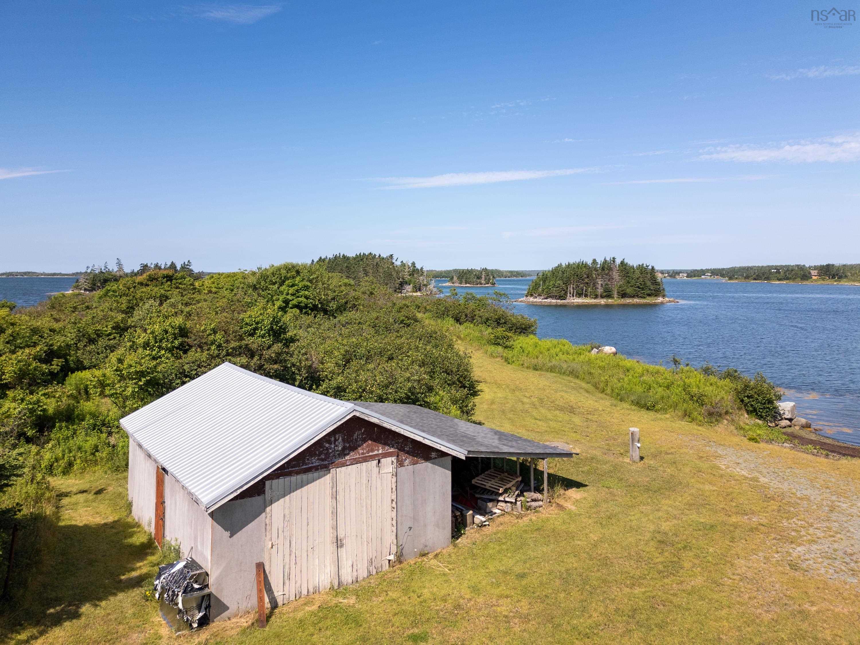 $489,900.00: 1916 Ostrea Lake Road, Ostrea Lake