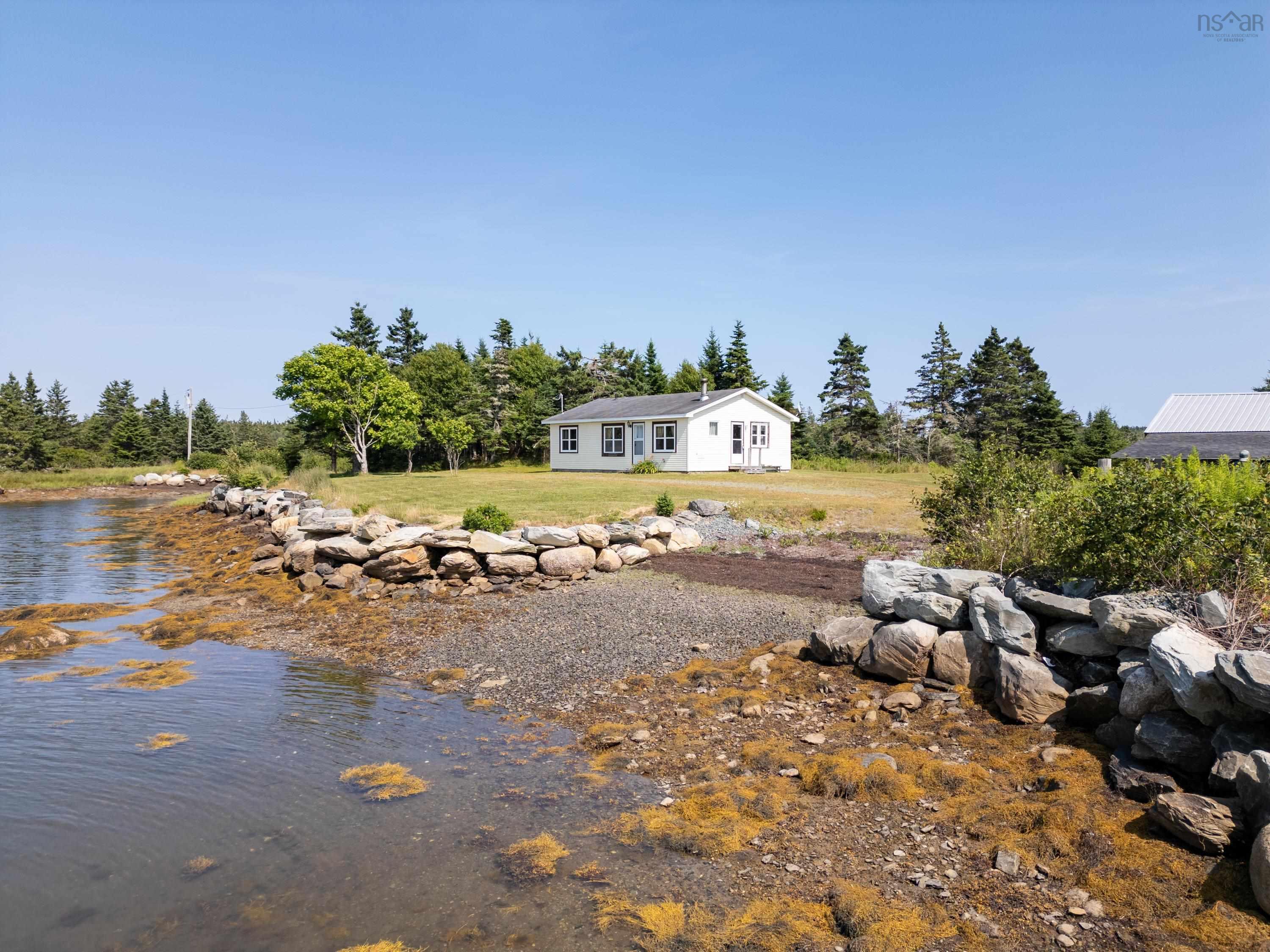 $489,900.00: 1916 Ostrea Lake Road, Ostrea Lake