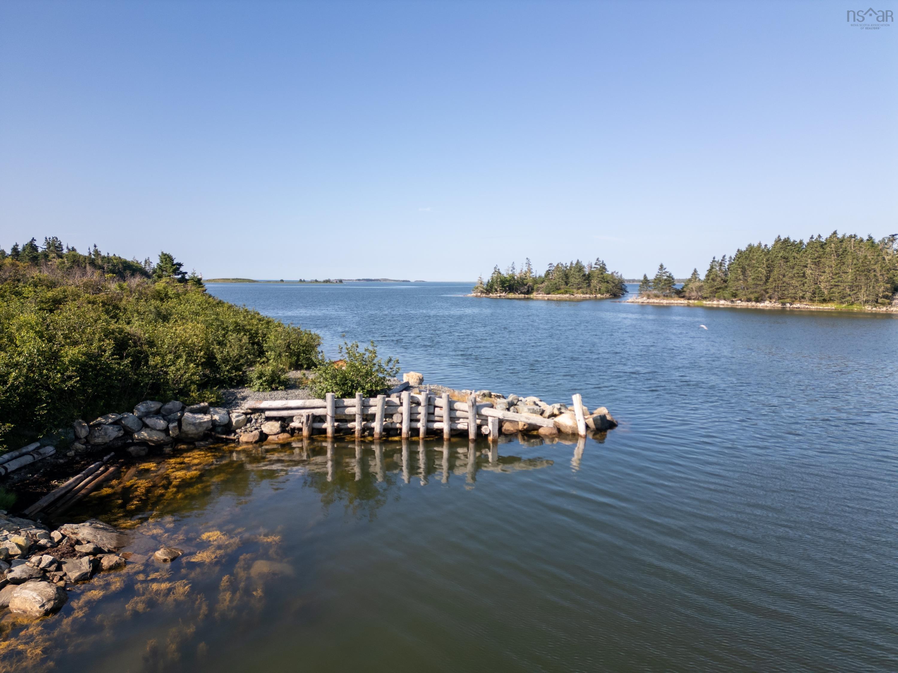 $489,900.00: 1916 Ostrea Lake Road, Ostrea Lake