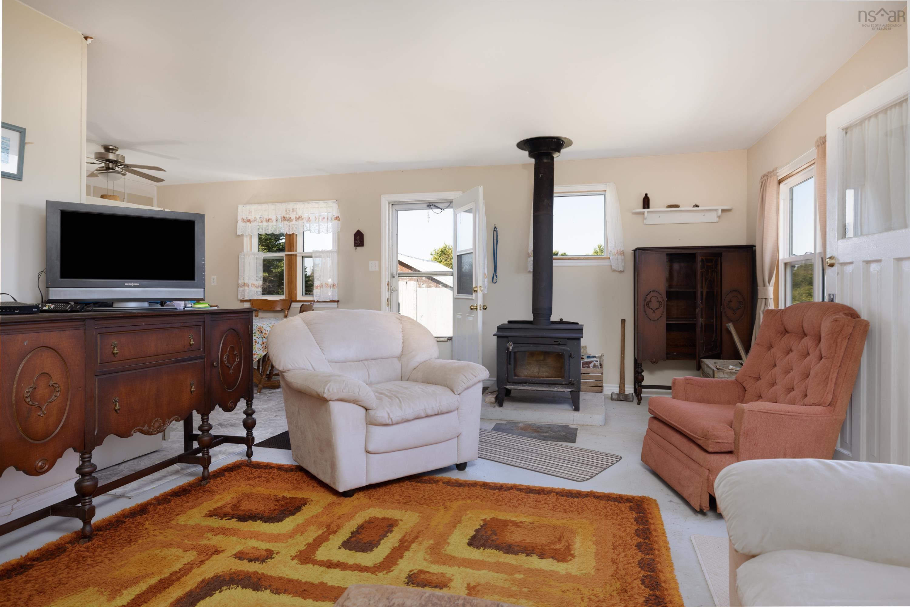 $489,900.00: 1916 Ostrea Lake Road, Ostrea Lake