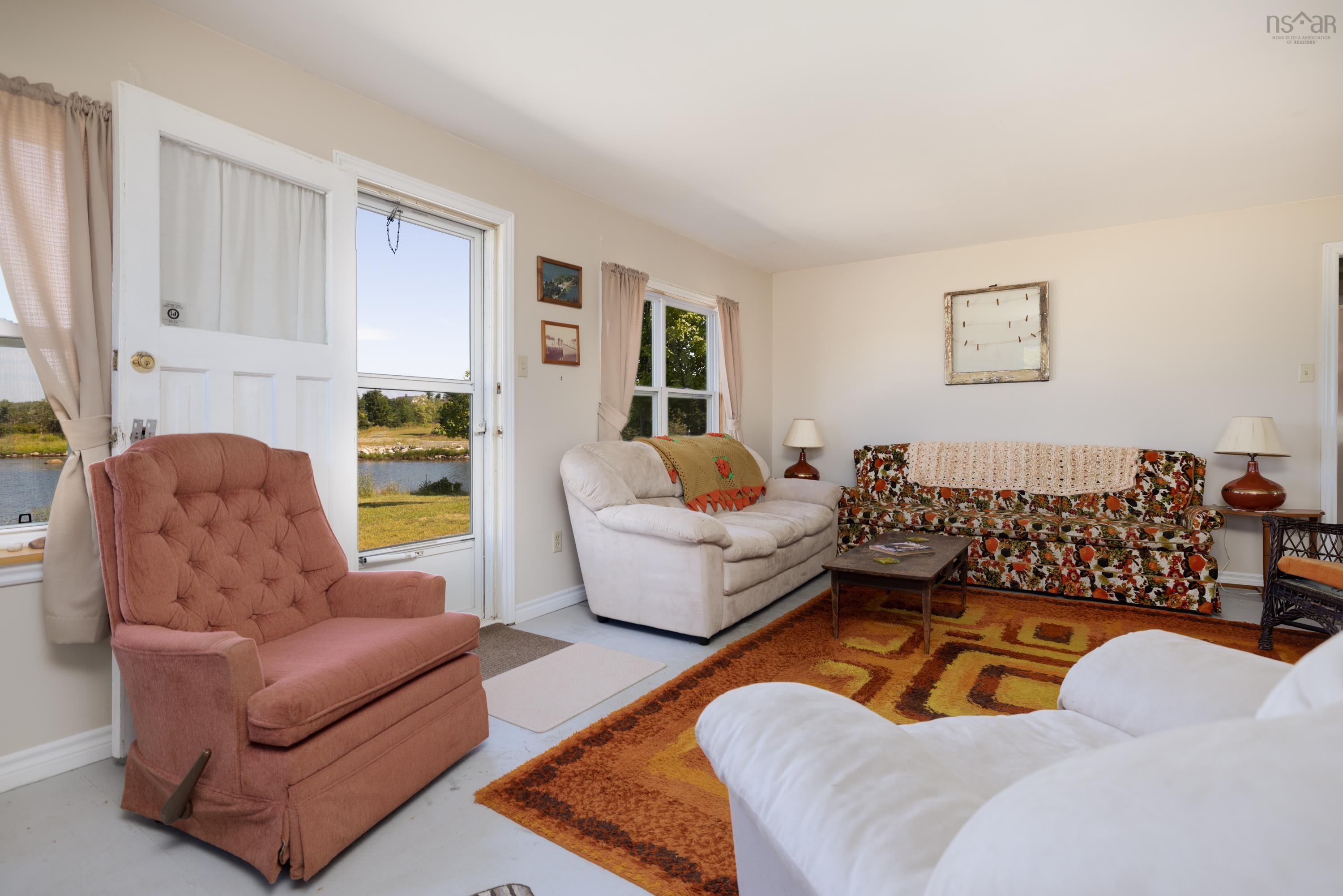 $489,900.00: 1916 Ostrea Lake Road, Ostrea Lake