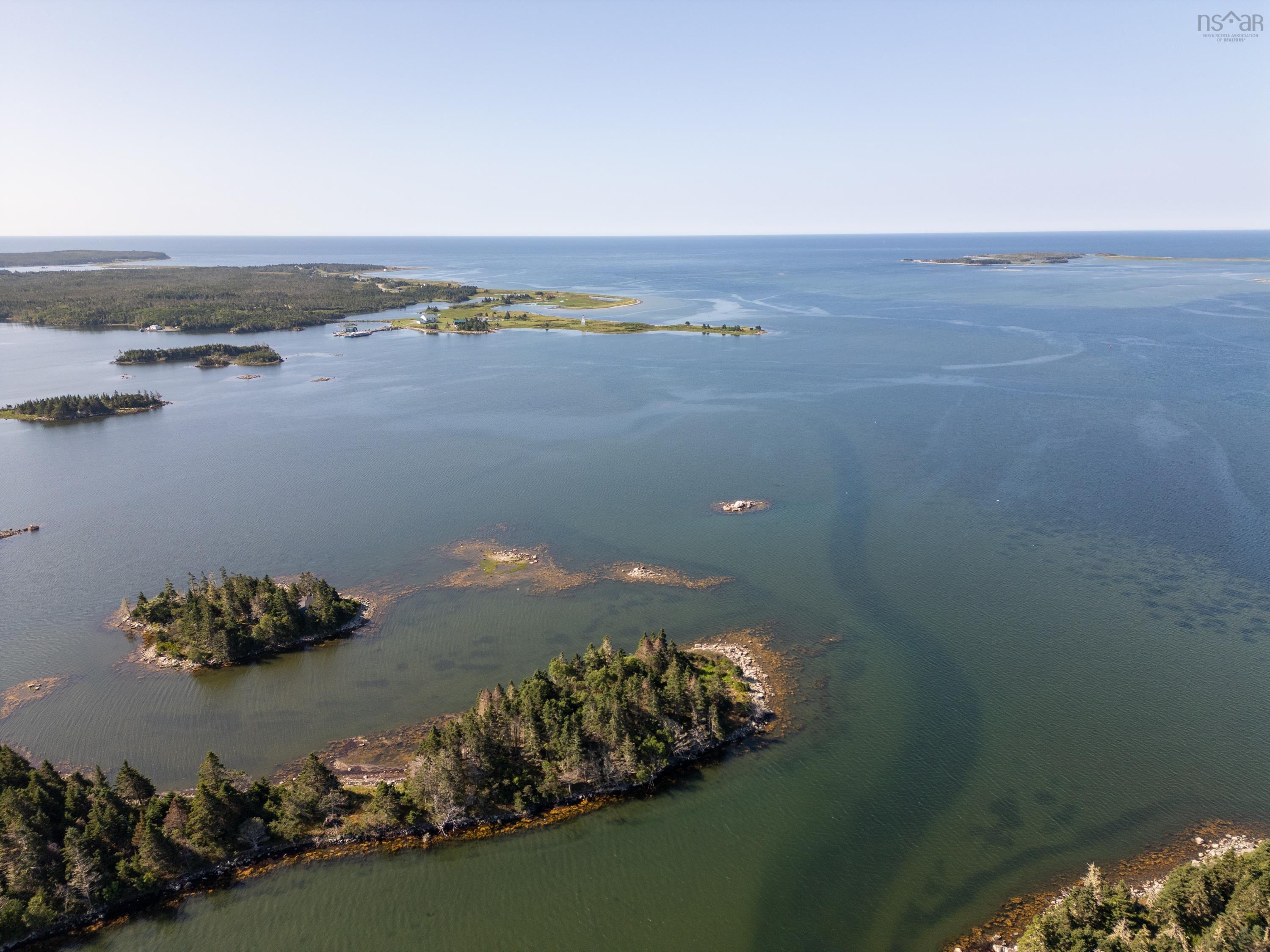 $489,900.00: 1916 Ostrea Lake Road, Ostrea Lake