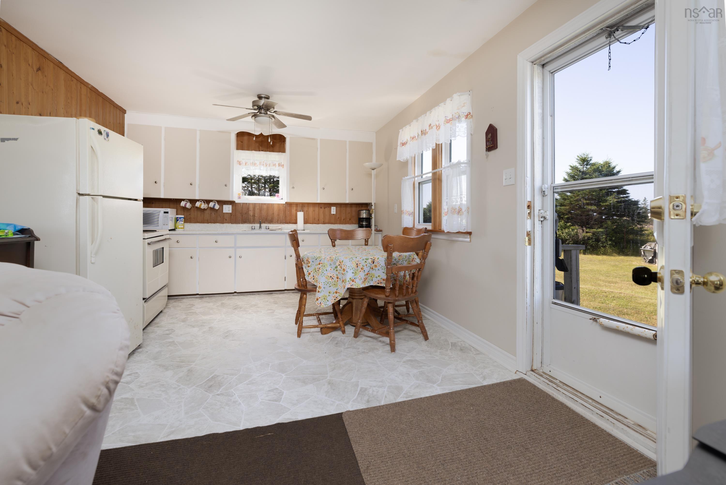 $489,900.00: 1916 Ostrea Lake Road, Ostrea Lake