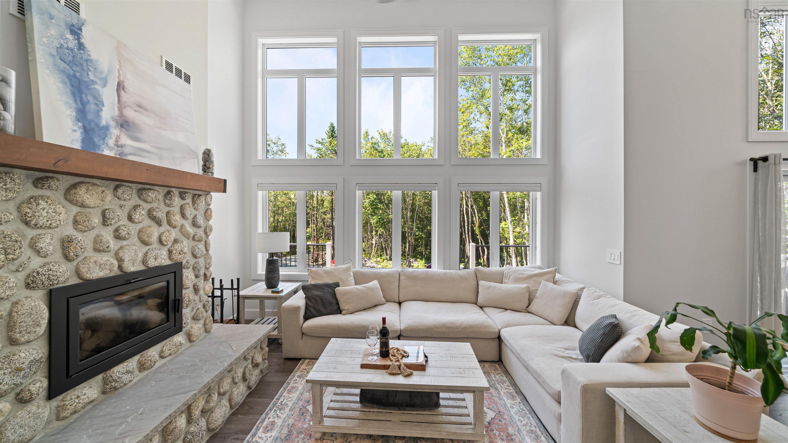 $799,900.00: 7 Spyglass Way, White Point