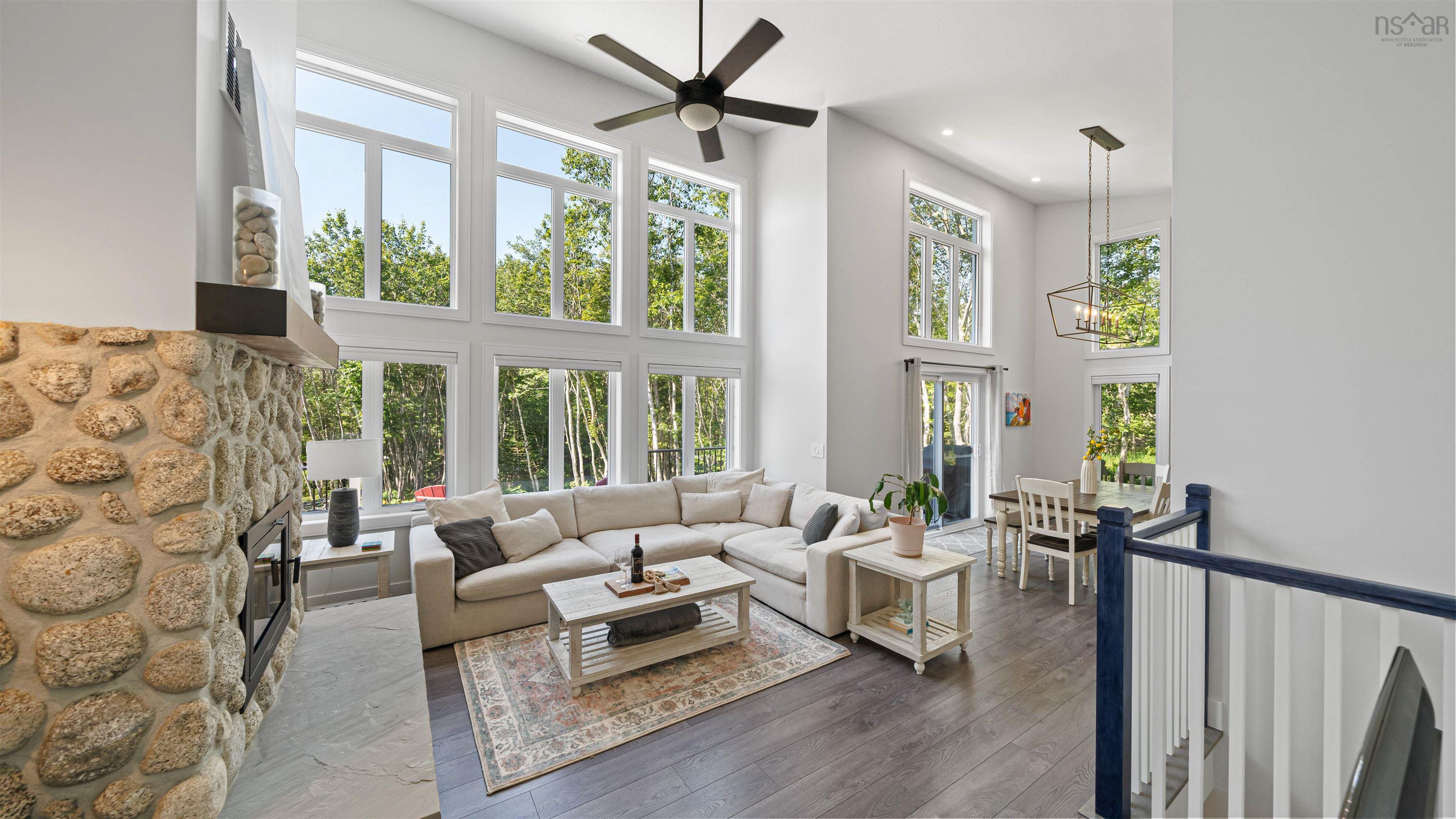 $799,900.00: 7 Spyglass Way, White Point